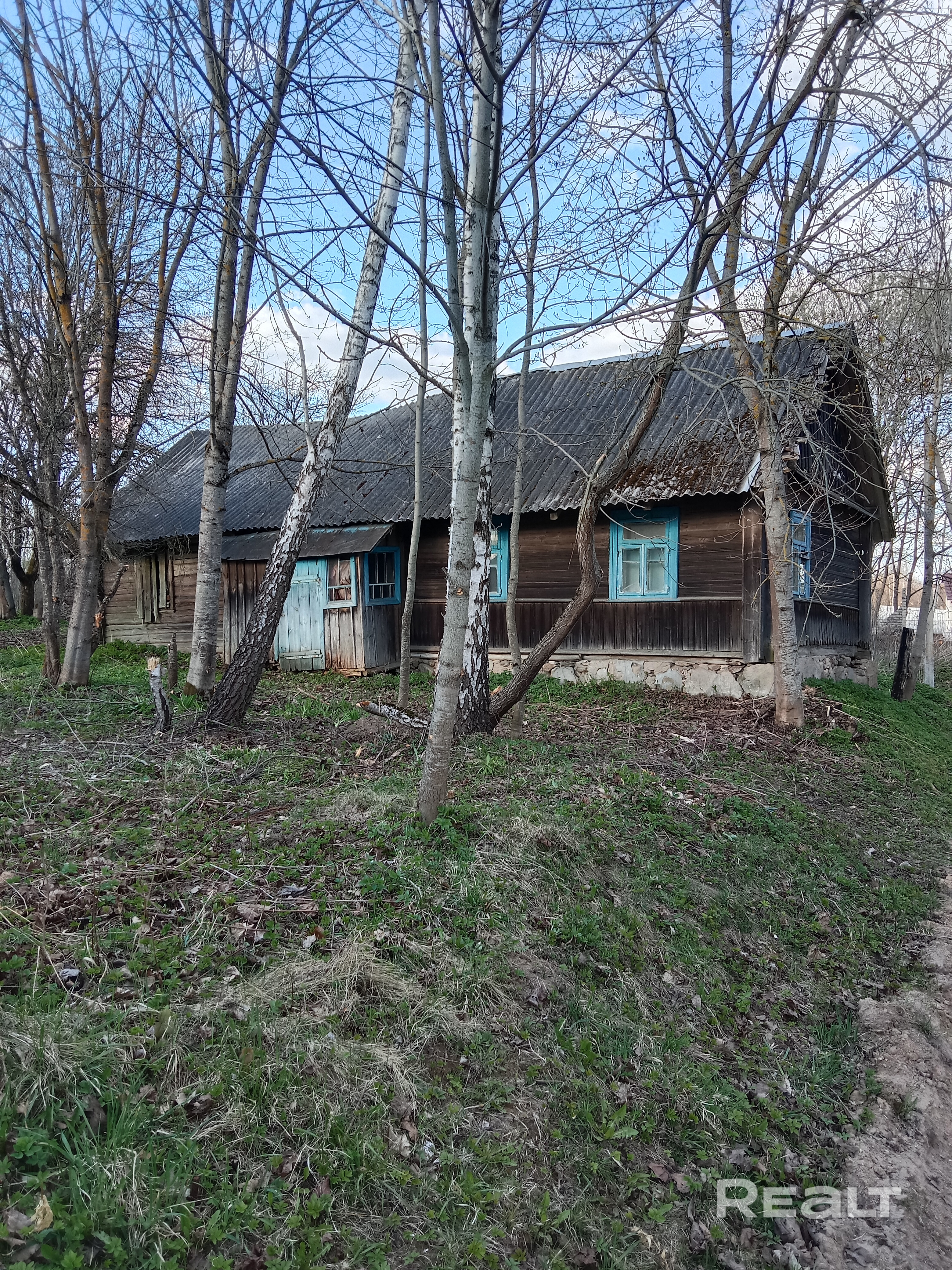Земельный участок с домом , Дзержинский район , Дер.Розовка , дом под снос либо реконструкция , свет , вода в доступе , участок 25 соток частная собственность , .Маршрутка от Каменной горки , от МКАД 33 км ,.На данный момент идёт валка леса , обкос , и наведение порядка . - Mehr