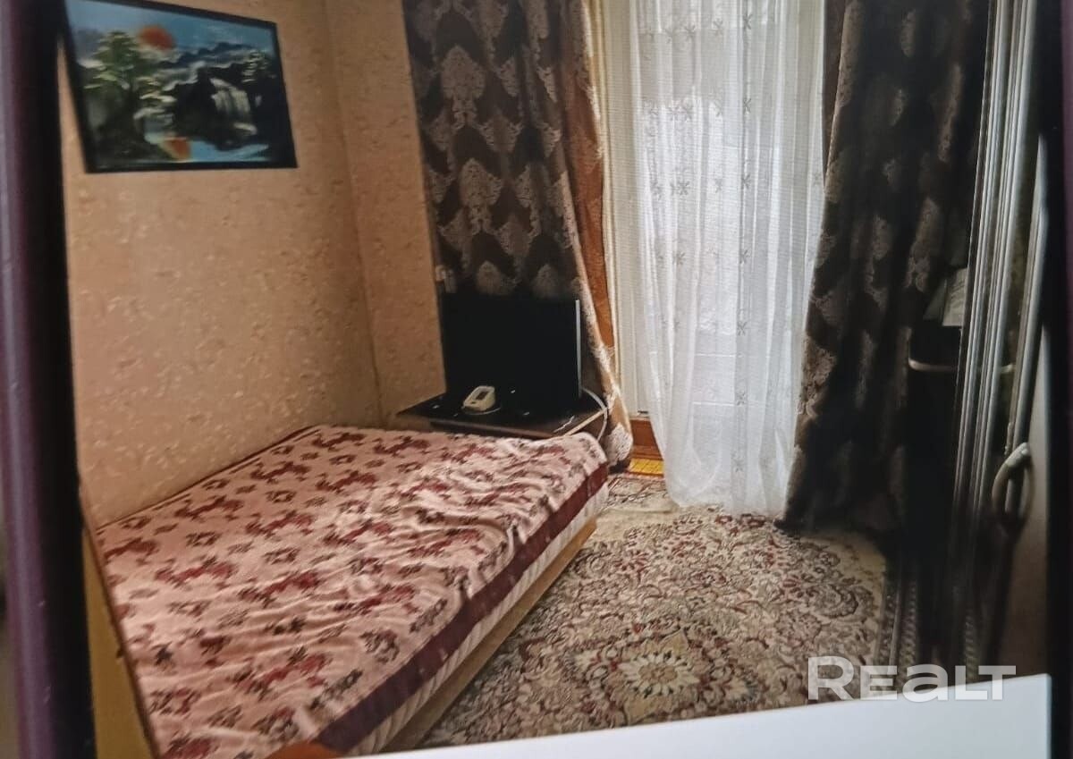Сдаются две комнаты в трёх комнатной квартире. В квартире все удобства, есть холодильник, стиральная машина, телевизор, микроволновая печь, большой болкон с выходом на улицу. Желательно семейной паре, можно с детьми!! Цена 1000 бел руб. + коммуналка и налог. Звонить с 9 до 19. - Bild 5