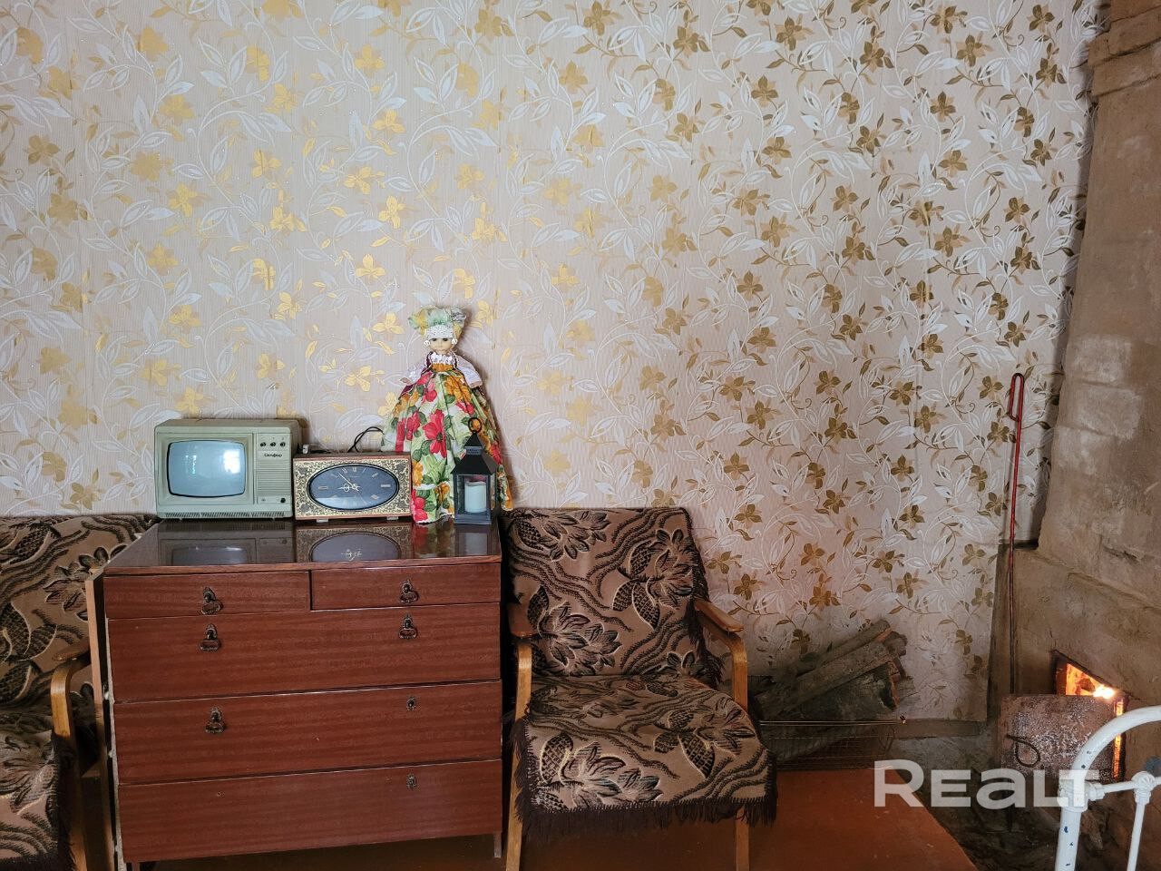Продажа Участок+Полдома. Частная собственность, выделено в квартиру. Вход в квартиру отдельный как и заезд на участок. Расположение в 25 км от МКАД. Рядом Петровичское водохранилище, Волменские леса 🌳 Асфальтированный подъезд до дома. Участок ровный, территория облагорожена и выровнена под газон. Сад с молодыми деревьями и кустарниками - плодоносные. Навес 6*12 м, стройматериалы. Возможность прописки - Ansicht 6