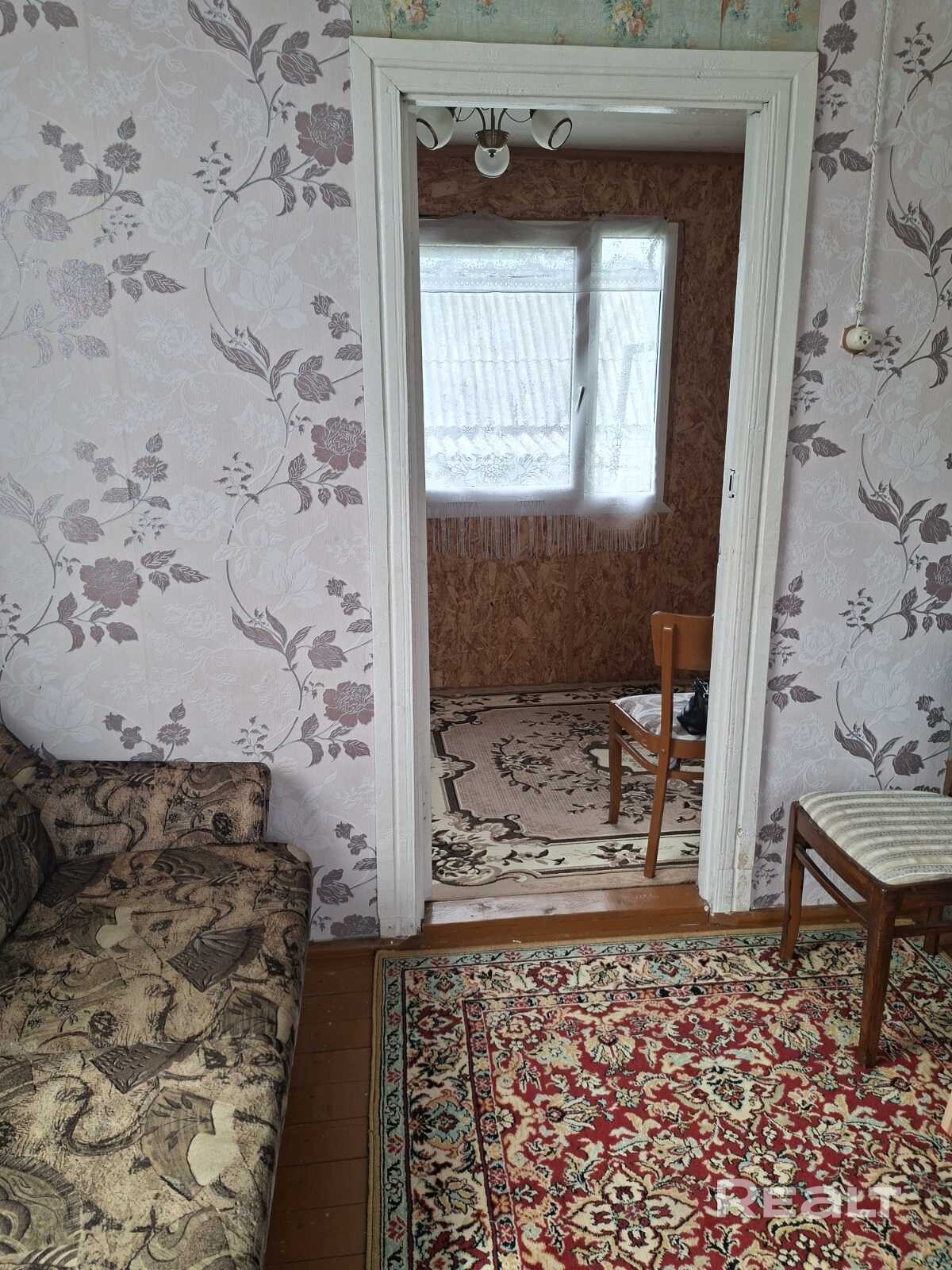 Продается дача в СТ "Мотор". Голоцкий сельсовет, Пуховичский район, Минская обл., Могилевское направление, 20 км от МКАД. Участок 5 соток, вода холодная сезонная, имеется бойлер (горячая вода), туалет, душ, кухня, кладовка. Для покоса травы есть газонокосилка и триммер. Газовый баллон в наличии. Мебель, микроволновка, холодильник. Для детей имеется батут и бассейн. От автостанции "Автозаводская" ходят автобусы (ст. метро Могилевская). - Widok 3
