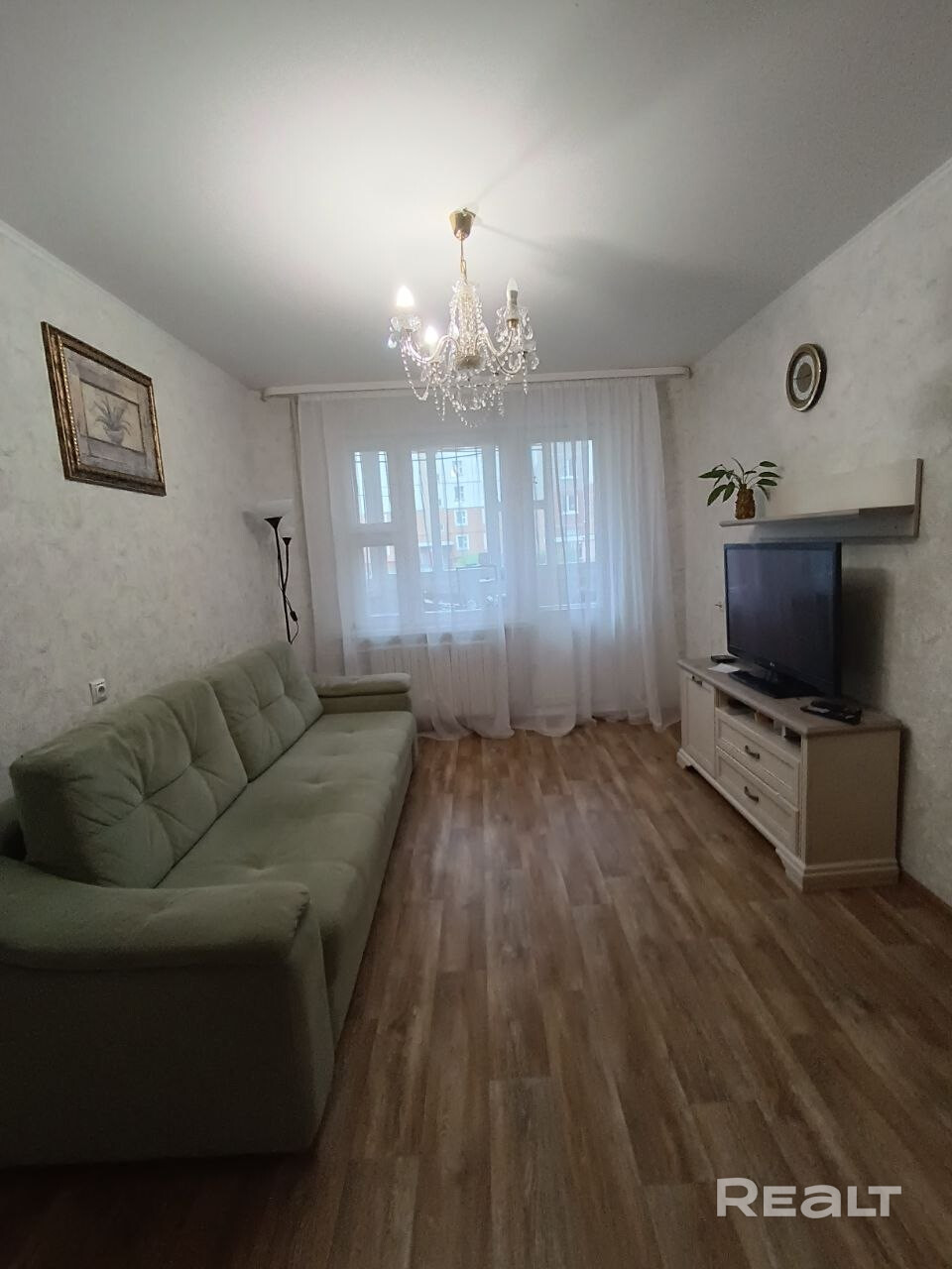 Продам уютную квартиру в Лошице Рядом два садика, школа, несколько гипермаркетов В двух остановках лошицкий парк Также в двух остановках метро Слуцкий гостинец Под балконом есть подвальное помещение - Ansicht 3