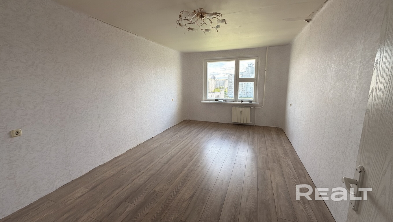 Продается 3-комнатная квартира в районе Каменная Горка (ул. Каменогорская, 16). – pohled 3