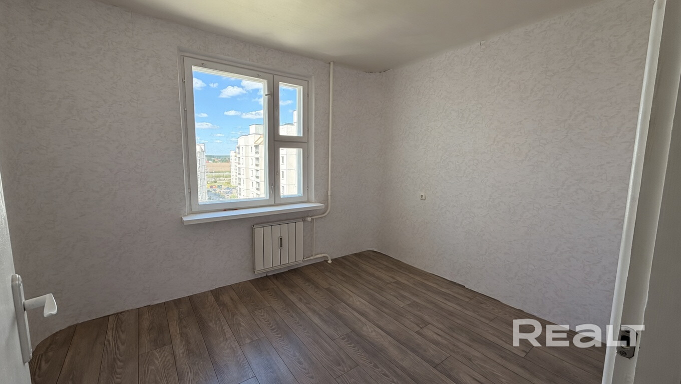 Продается 3-комнатная квартира в районе Каменная Горка (ул. Каменогорская, 16). – pohled 4