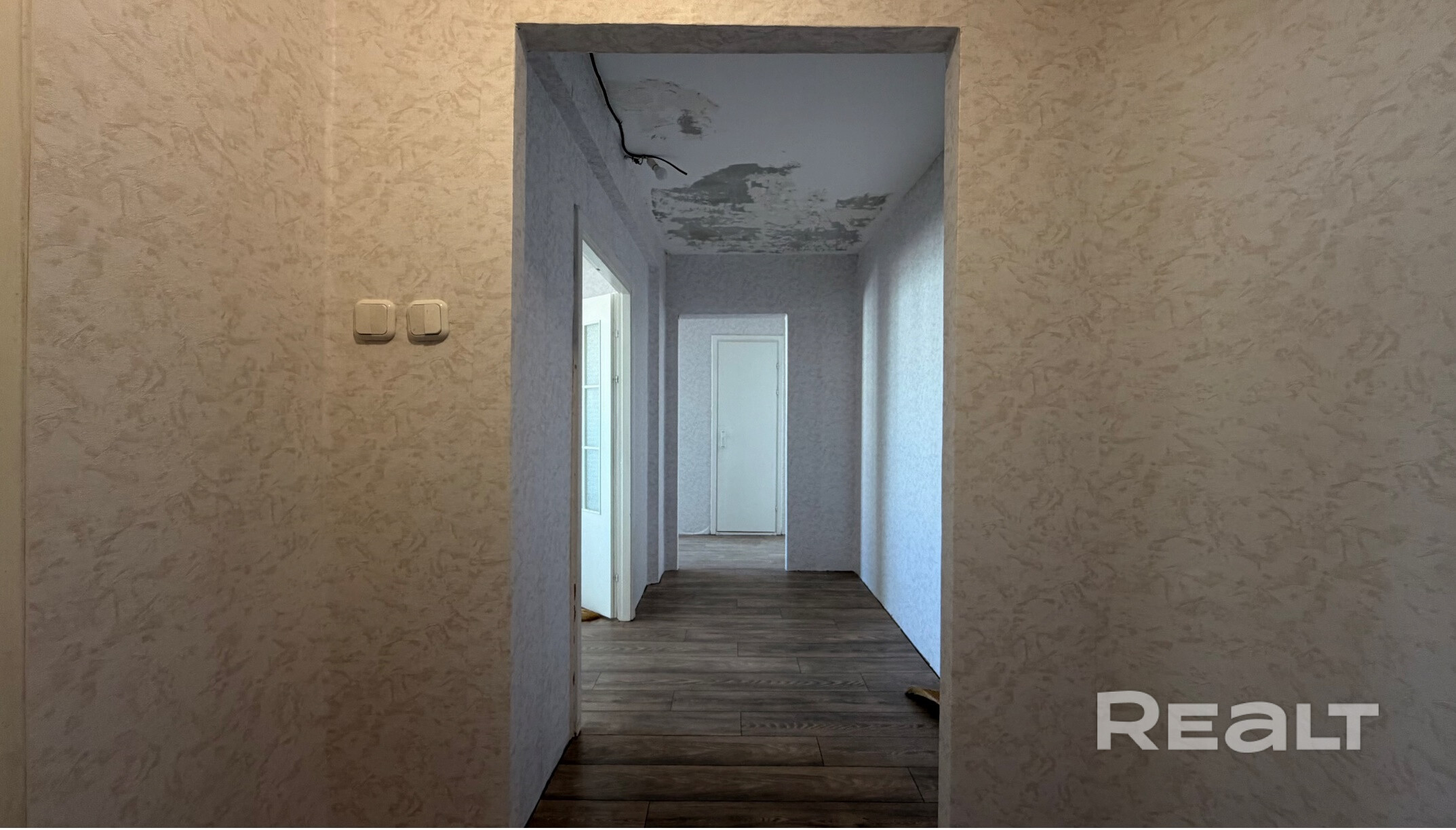Продается 3-комнатная квартира в районе Каменная Горка (ул. Каменогорская, 16). – další