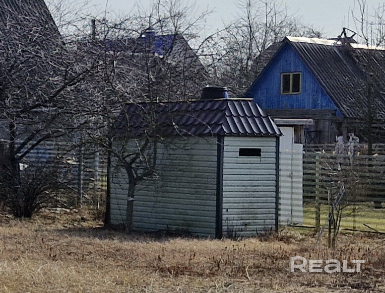 Продам дачу в СТ «Водолей». Участок на крайней улице, удобный заезд, вода сезонная, с/узел на участке, есть летний душ. На первом этаже сруб обложен кирпичом, мансарда каркасная с утеплением стен 150 мм и кровли 200мм. В 2025 году сделаны: перекрытие и стропильная система, новая крыша из металлочерепицы 0,5 мм, входная дверь, двухкамерные стеклопакеты на мансарде, канализация 2 колодца 1,5м - слив заведён в дом, ввод электричества 6 мм. - Ansicht 6