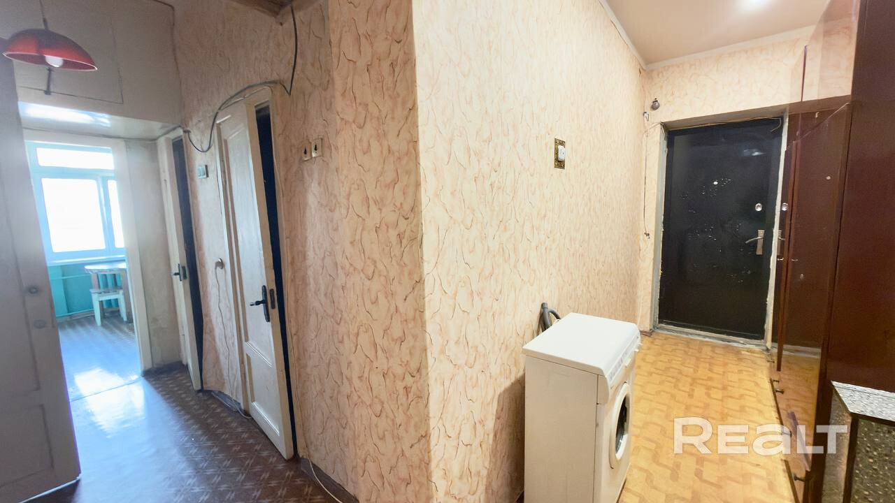 Продаётся просторная трехкомнатная сталинка, в центре Минска. - Widok 4