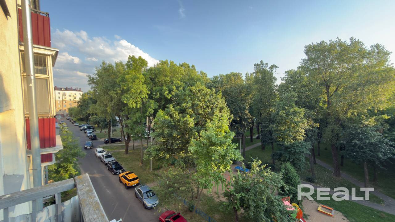 Продаётся просторная трехкомнатная сталинка, в центре Минска. - Widok 6
