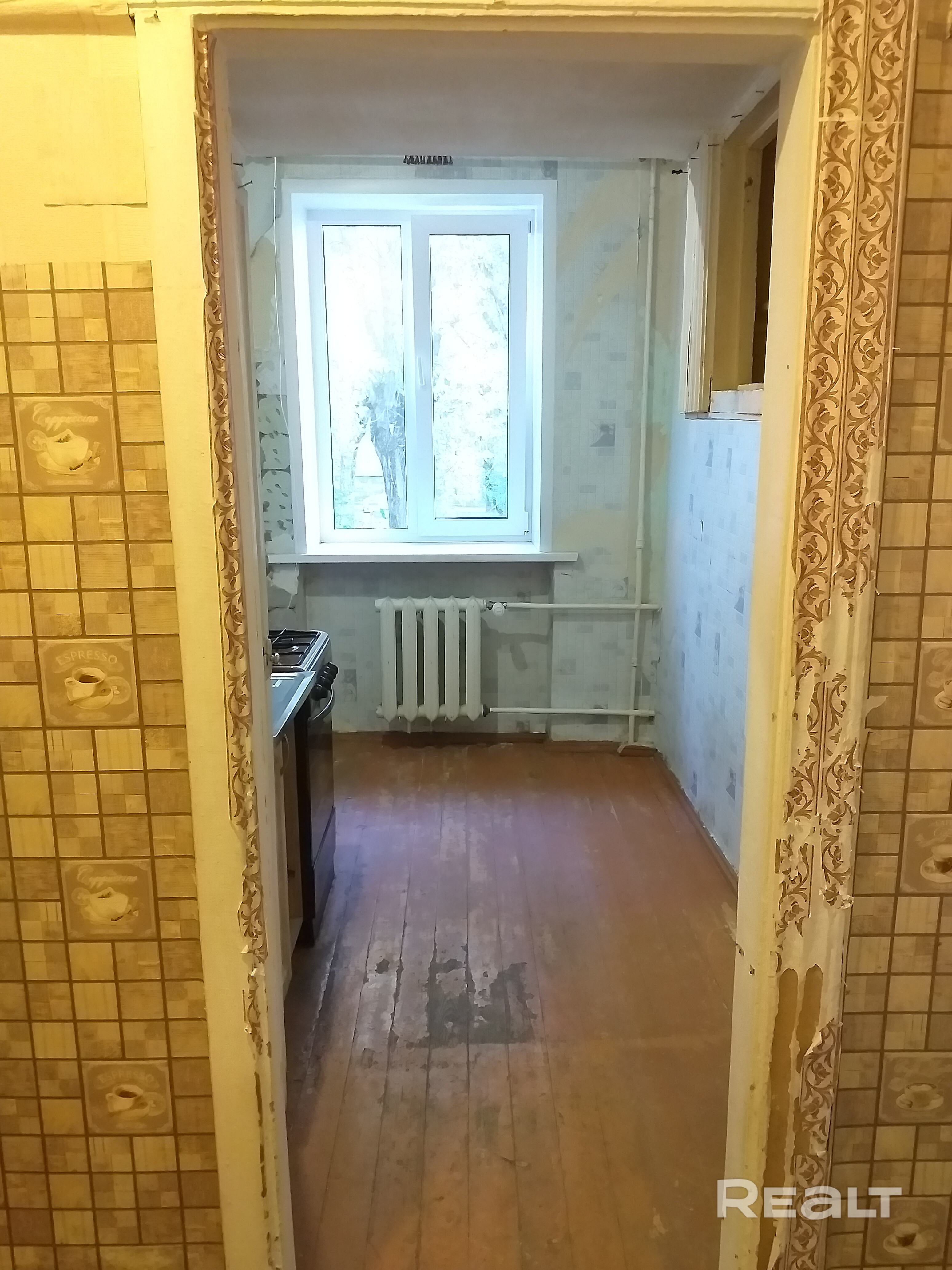 1к квартира 30 м.кв. под ремонт, 2 этаж 4-этажного дома 1959 г.п. Установлены стеклопакеты. Высокие потолки (2,8м). Есть своё подвальное помещение. Капремонт прошел. 5 мин до метро Партизанская. - Ansicht 6
