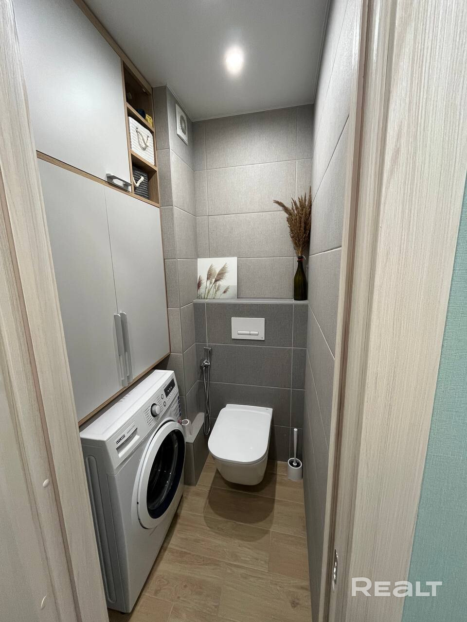 Сдается в долгосрочную аренду 2-комнатная квартира (49 м²) в районе м. Грушевка Первая аренда. Адрес: ул. Щорса, 4А - 5 минут до метро Грушевка. Этаж 11 (из 18). В шаговой доступности магазины, школы, детские сады, Грушевский сквер, напротив Спортивный комплекс (бассейн, тренажерный зал). В квартире прописан один человек. Аренда не студентам, без животных, не курящие, граждане РБ. Оплата: При заселении оплачивается первый месяц проживания, а так же залог в размере месячной оплаты + ком.услуги. - Ansicht 5