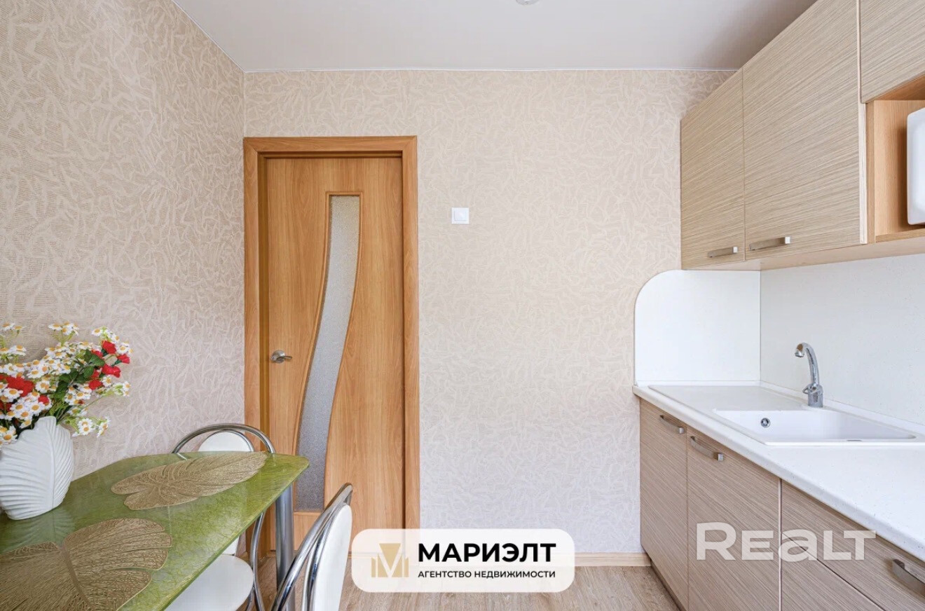 Продаётся 2-комнатная  квартира в тихом центре Минска - Aanzicht 5