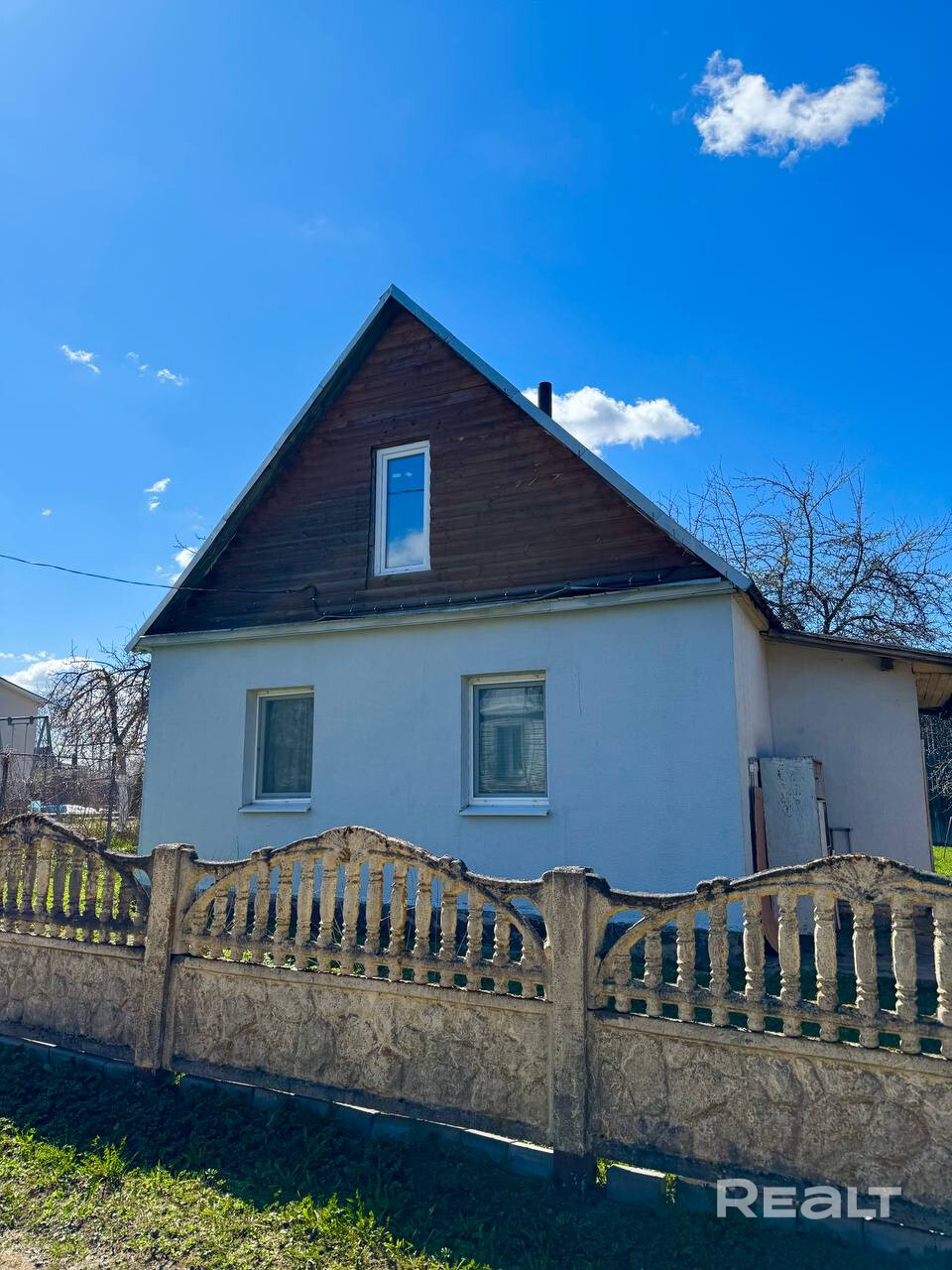 СРОЧНАЯ ПРОДАЖА! Продаётся дача в СТ «Монтажник». Всё остаётся: мебель, техника, мелочи. Уютный дом 66.2 м²по СНБ, 3 комнаты, кухня, санузел, печка, сарай. Дом кирпич, обшит деревом, и сверху сетка с отделкой. Сосед рядом проживает на постоянной основе. Участок 5,5 соток. Рядом МКАД, транспорт, видеонаблюдение. Есть школа, магазин, озеро, лес. Цена хорошая, торг. Звоните — покажем или пришлём видео(если ехать неудобно). От собственников. Агентства — не беспокоить. - Ansicht 3