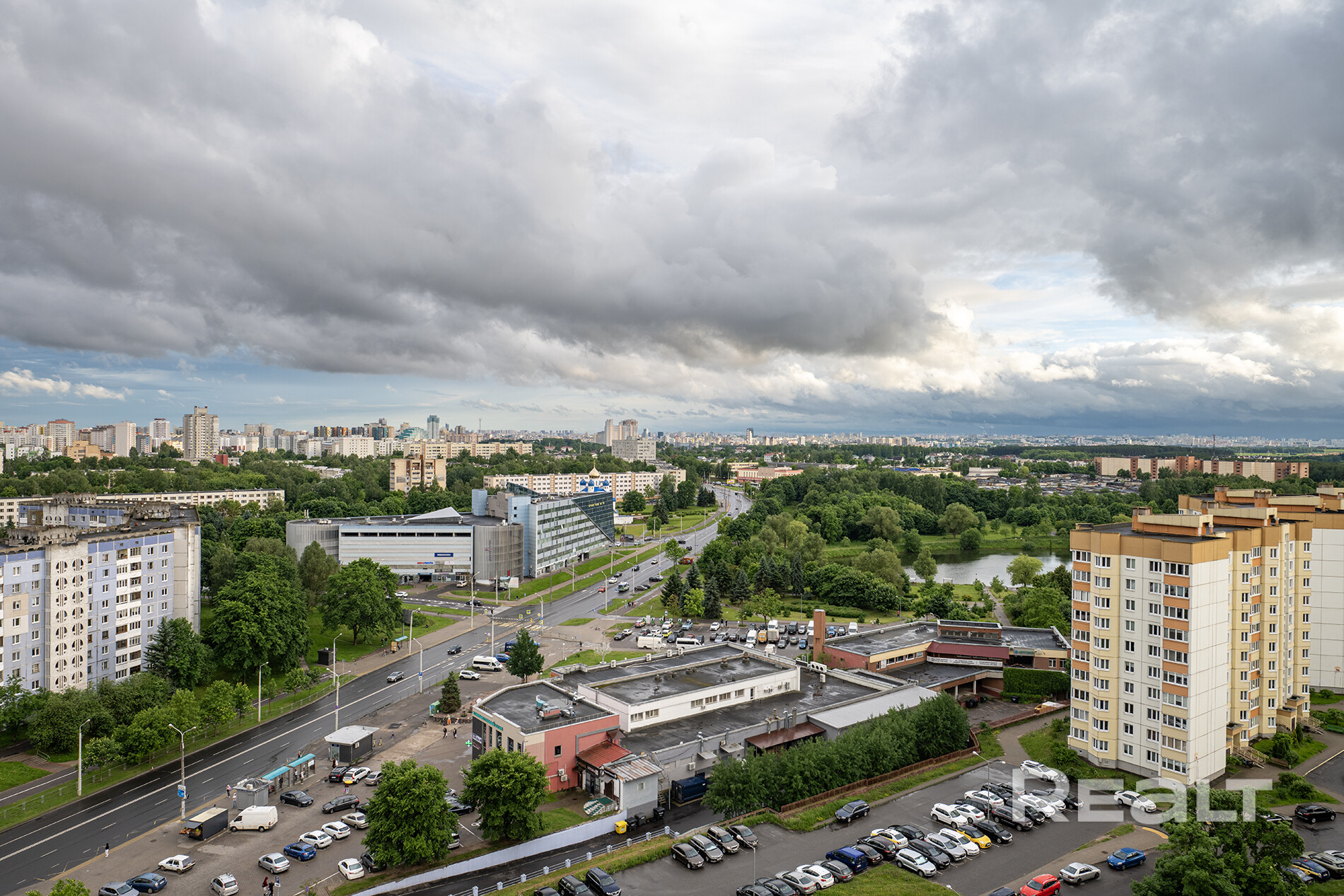 Квартира в хорошем доме с потрясающим видом на город. Требуется косметический ремонт. В квартире проживают квартиранты. просмотры возможны после 5 июля Агенство для продажи выбрано. Сам продаю только 3 недели - Ansicht 4