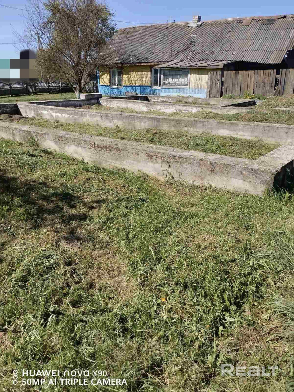 Продаётся участок 15 соток с домом под снос, на территории участка располагается фундамент для строительства нового дома с мансардой, архитектурный проект прилагается. На участке есть плодовые деревья. Участок расположен в а/г Блонь возле г. Марьина Горка. Посёлок с развитой инфраструктурой: школа, сад, почта, магазины, дом культуры, баня, сельский совет. Отличное транспортное сообщение, рядом трасса М5, маршрутное такси каждые 15 минут, ЖД станция Пуховики. Рядом с участком протекает река Титов - Ansicht 3