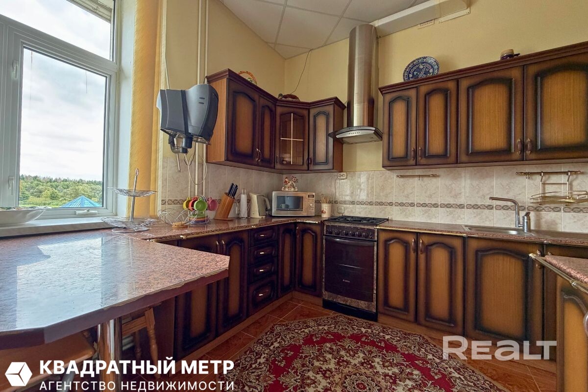 Продаётся дом с баней, летней кухней и бассейном возле реки Птичь в 24 км от МКАД. - изображение №4