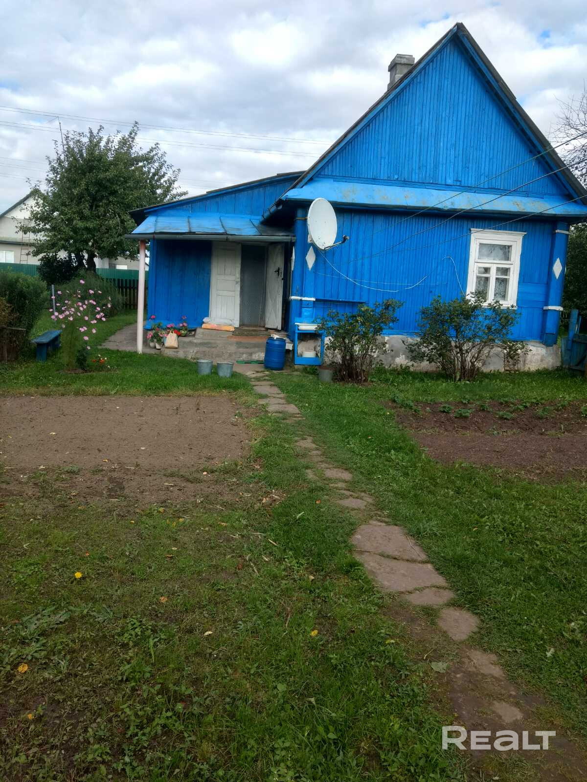 Продаётся уютный дом на участке 14.5 соток в одном из самых красивых и зелёных мест Минской области. Газ и центральная вода проходят по улице Отличный вариант для дачи, загородного отдыха или семейного дома за городом. 🏡 Дом расположен на тихой спокойной улице с зелёной территорией и приятной атмосферой небольшого исторического городка. ✔ участок 14.5 соток ✔ ровная зелёная территория, место для сада и отдыха ✔ удобный подъезд к участку ✔ газ и центральная вода проходят по улице - Ansicht 4