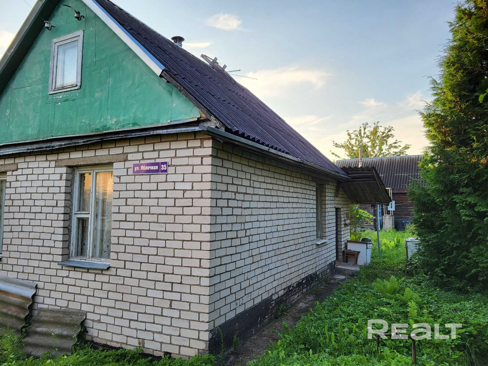 Уютная дача с возможностью круглогодичного проживания — 29 км от МКАД (Московское направление). Продаётся аккуратный садовый дом в обжитом и удобном месте — СТ «ГАЗ-МАГИСТРАЛЬ», Смолевичский район. Отличный вариант для тех, кто хочет готовое решение без вложений и с быстрой доступностью к городу. О доме: Дом щитовой с кирпичной облицовкой, 1983 года постройки. Общая площадь — 56,1 м² (наружная — 73 м²). - Ansicht 4