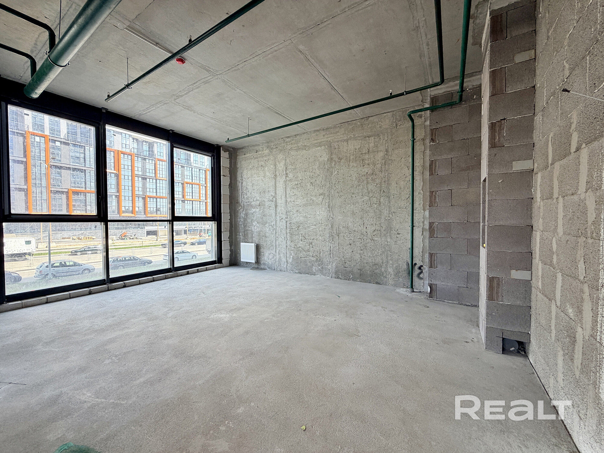Торговое помещение 62.8 м² в МФК «Мирский Замок» — на перекрестке пр. Мира и Савицкого – pohled 4