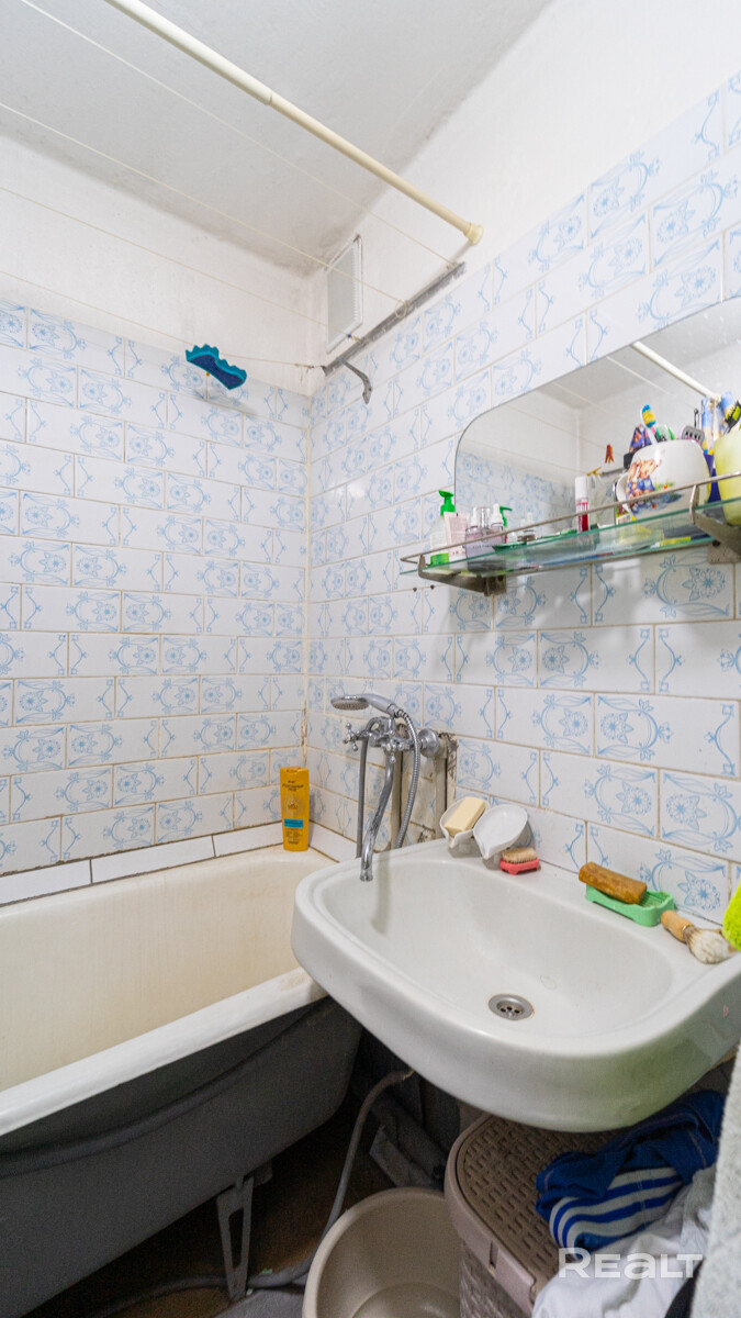 Продается ½ доли в трехкомнатной квартире по адресу улица Нестерова, 82 - Mehr