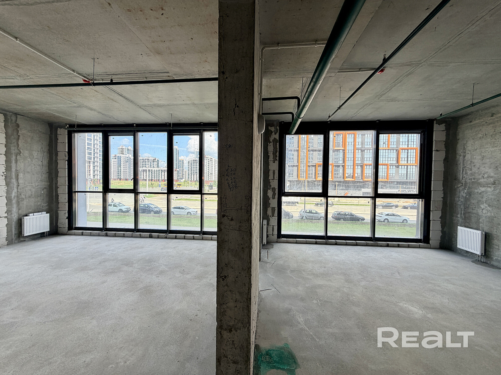 Торговое помещение 62.8 м² в МФК «Мирский Замок» — на перекрестке пр. Мира и Савицкого – pohled 5