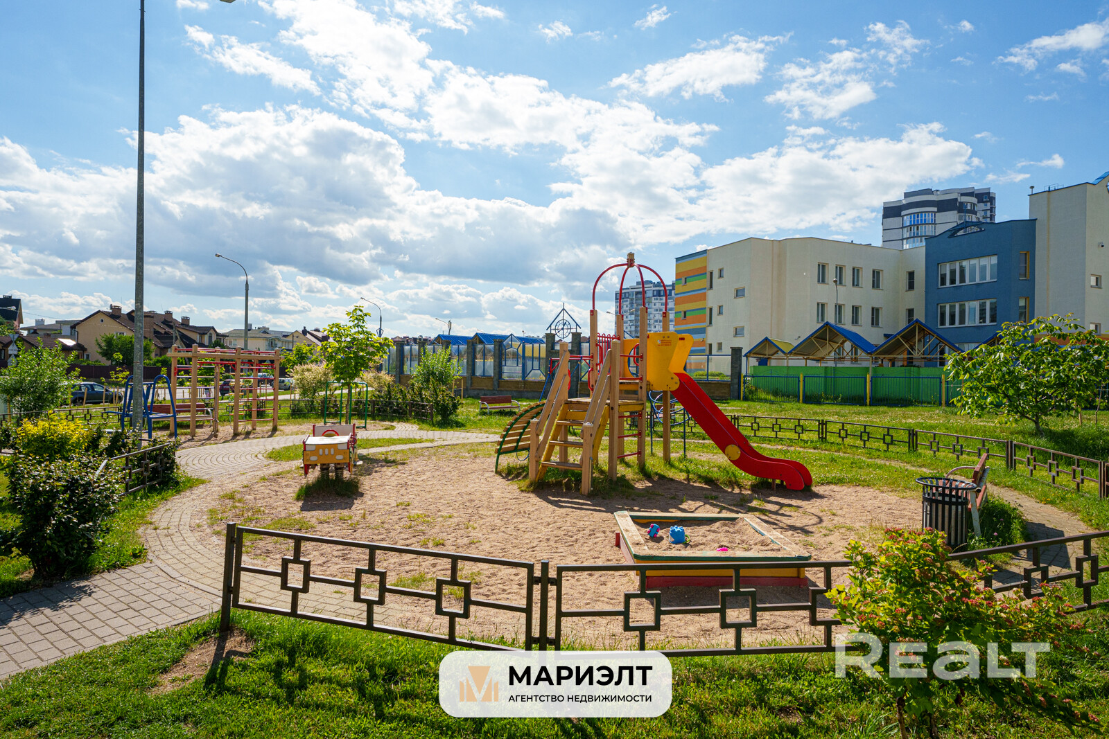 Просторная квартира с роскошным видом в классном районе! - Więcej