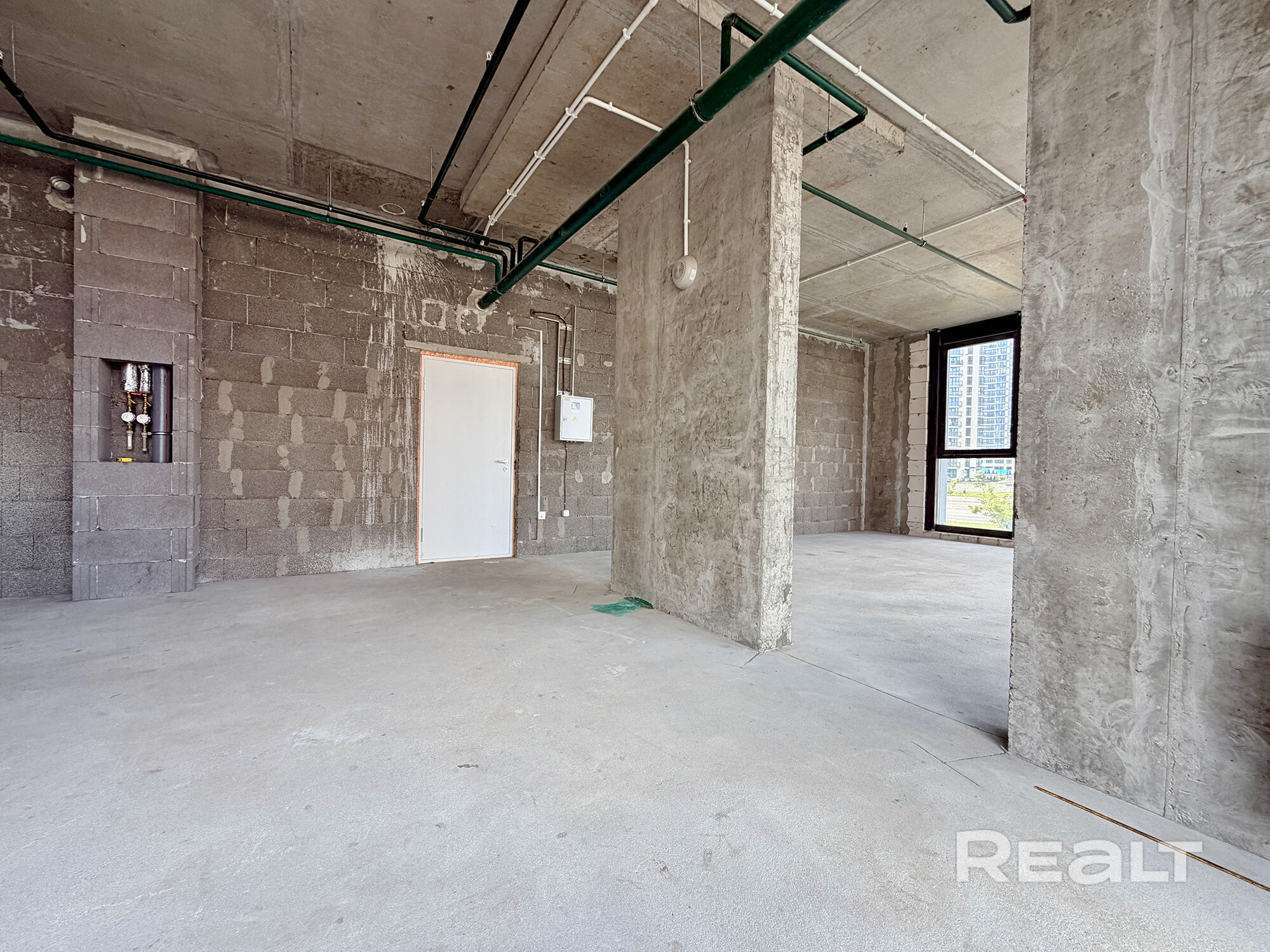 Торговое помещение 62.8 м² в МФК «Мирский Замок» — на перекрестке пр. Мира и Савицкого – další