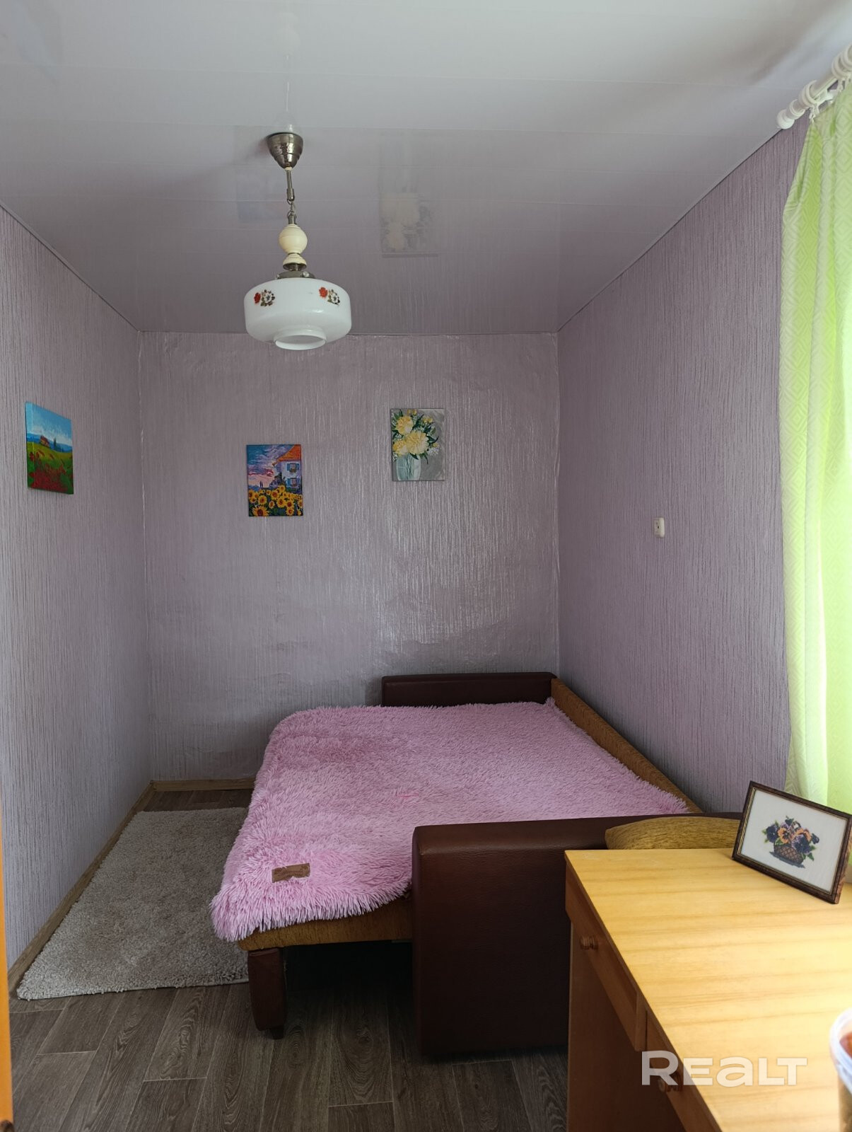 Продам дачу , Ждановический с/с ,18 км. от Минска.Дом три уровня 2008г.постройки , об.пл. 101.3 КВ.м.Готовность 100процентов , пригоден для круглогодичного проживания.Участок 5.88 соток, в частной собственности плюс 2.3 сотки в постоянном пользовании.Обработанный , много плодовых деревьев , кустов .Крайний , рядом лес , красивое , живописное место . Туалет септик , есть душ. До остановки автобуса , маршрутки десять минут спокойным шагом.Два раза в неделю приезжает автолавка. - Widok 5