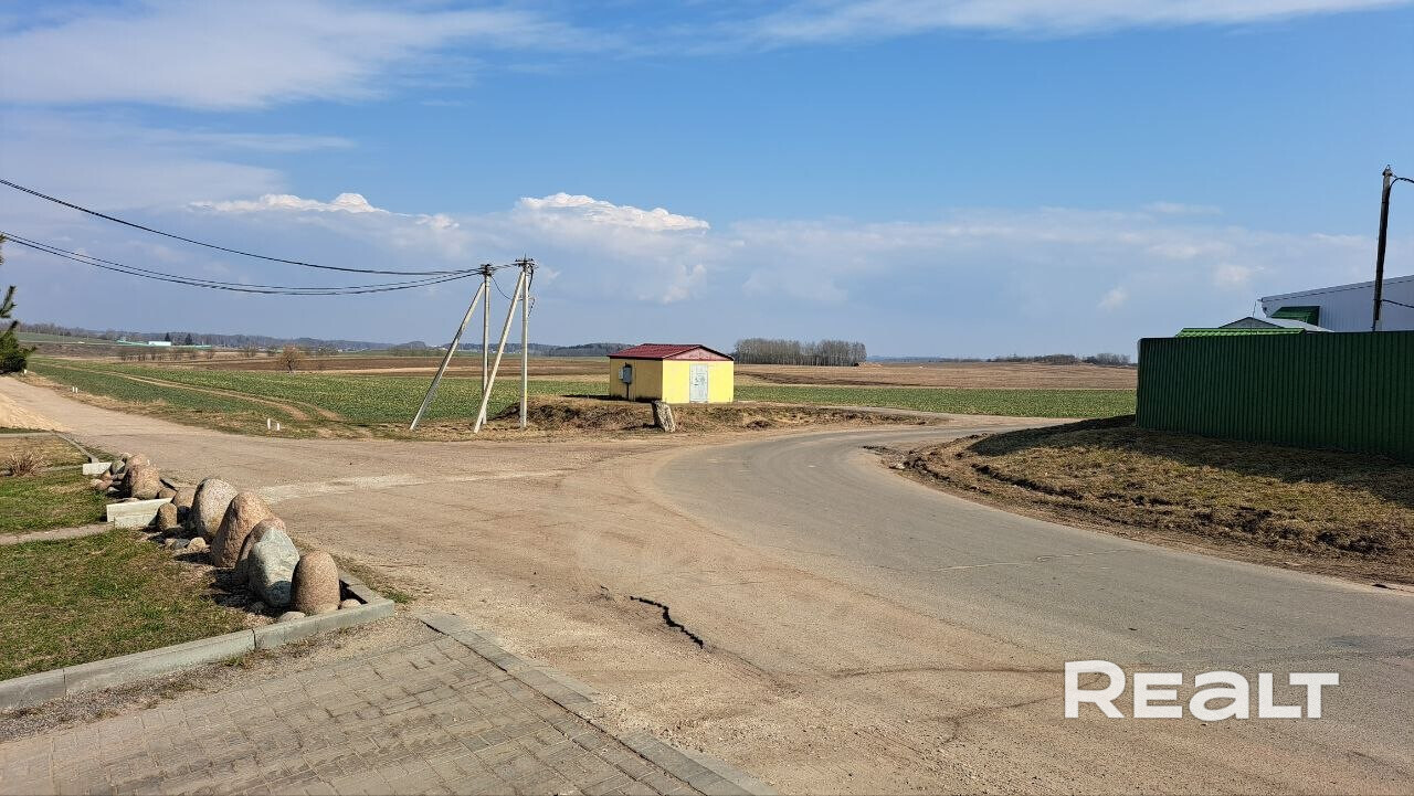 Отличный участок, назначение под строительсчтво жилого дома! - Więcej