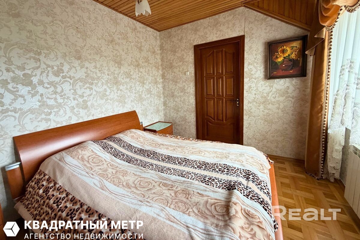 Продаётся дом с баней, летней кухней и бассейном возле реки Птичь в 24 км от МКАД. - изображение №16
