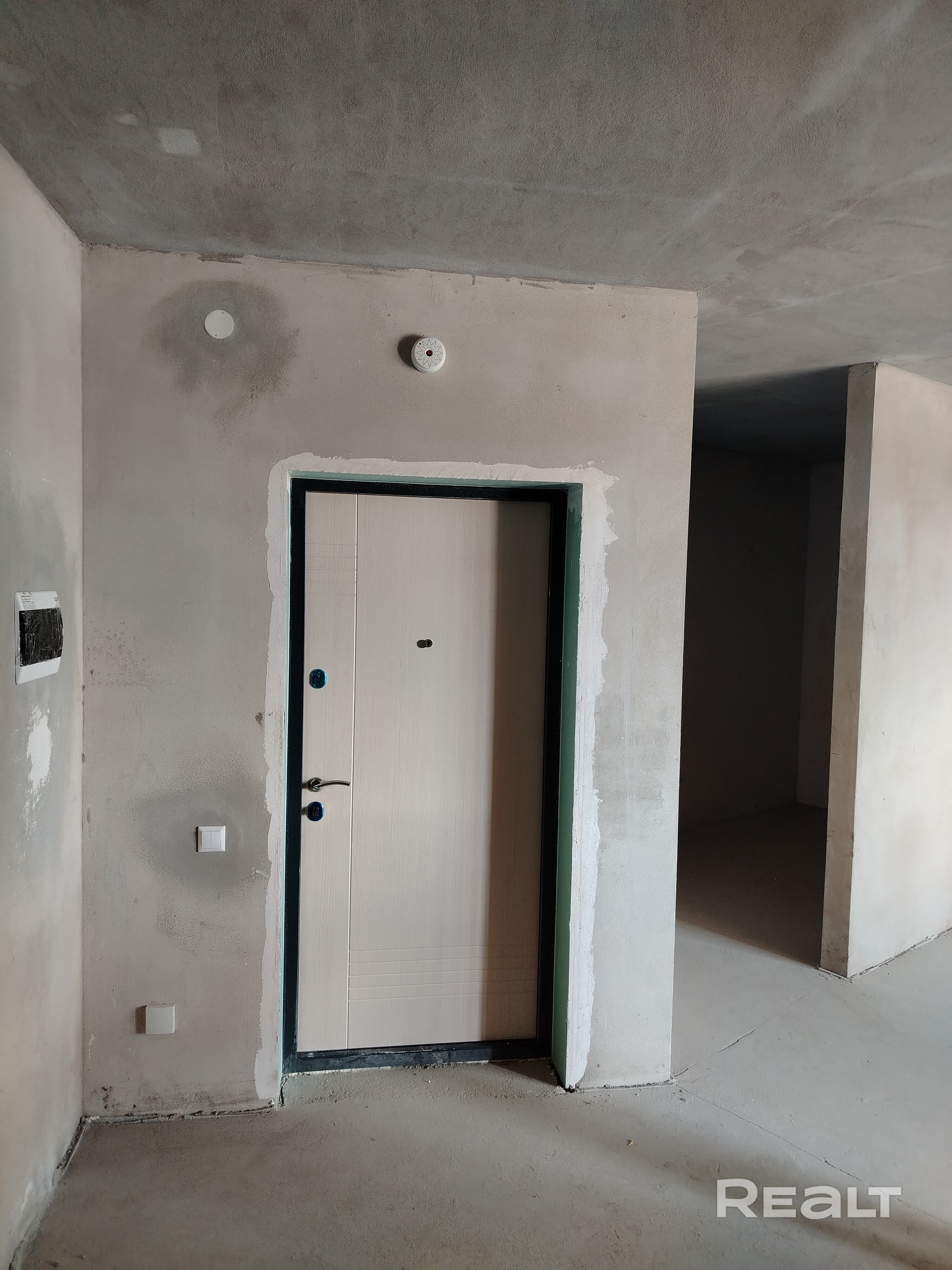 Продаётся 2-х комнатная квартира в новом доме по улице Притыцкого 25Б (Гуливер). 3 подъезд, не торцевая. Развитая инфраструктура, удобные подъезные пути, 7 минут до метро Пушкинская. В 2х минутах до остановки общественного транспорта. В перспективе 4я (кольцевая) линия метро. В шаговой доступности рынок Раковский Кирмаш, магазины, гостиница Орбита, ледовый дворец и торговый центр Тивали. В шаговой доступности школа и детский сад. Возможен обмен на однокомнатную или 2 однокомнатных. - Widok 5