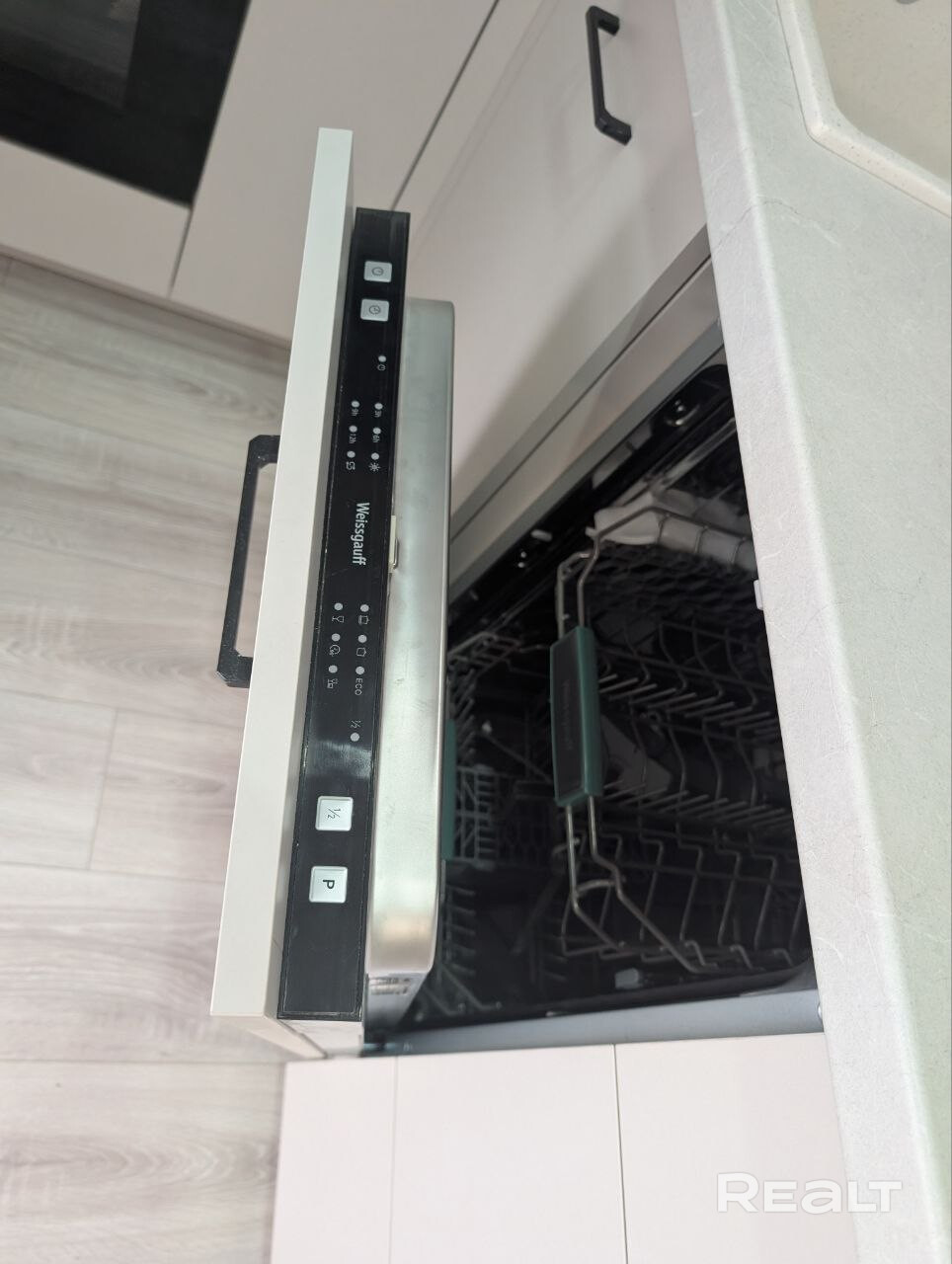 Продажа 2-х комнатной квартиры с огромной террасой - Widok 4