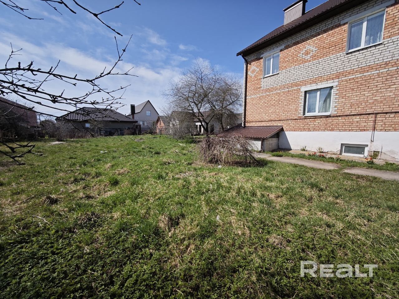 Дом с полноценным цокольным этажом. Площадь по СНБ 249 м². Косметический ремонт. Два гаража. Рядом ж/д ст. "Заречное" - Ansicht 6