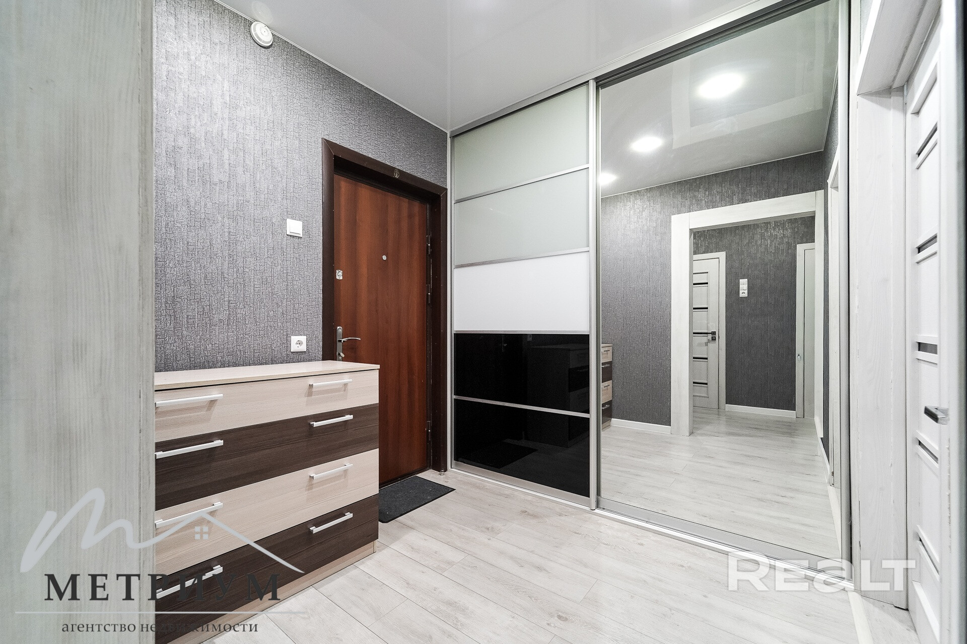 1-комнатная квартира 42,7 м.кв. улица Лосика, 32. метро Петровщина - Mehr