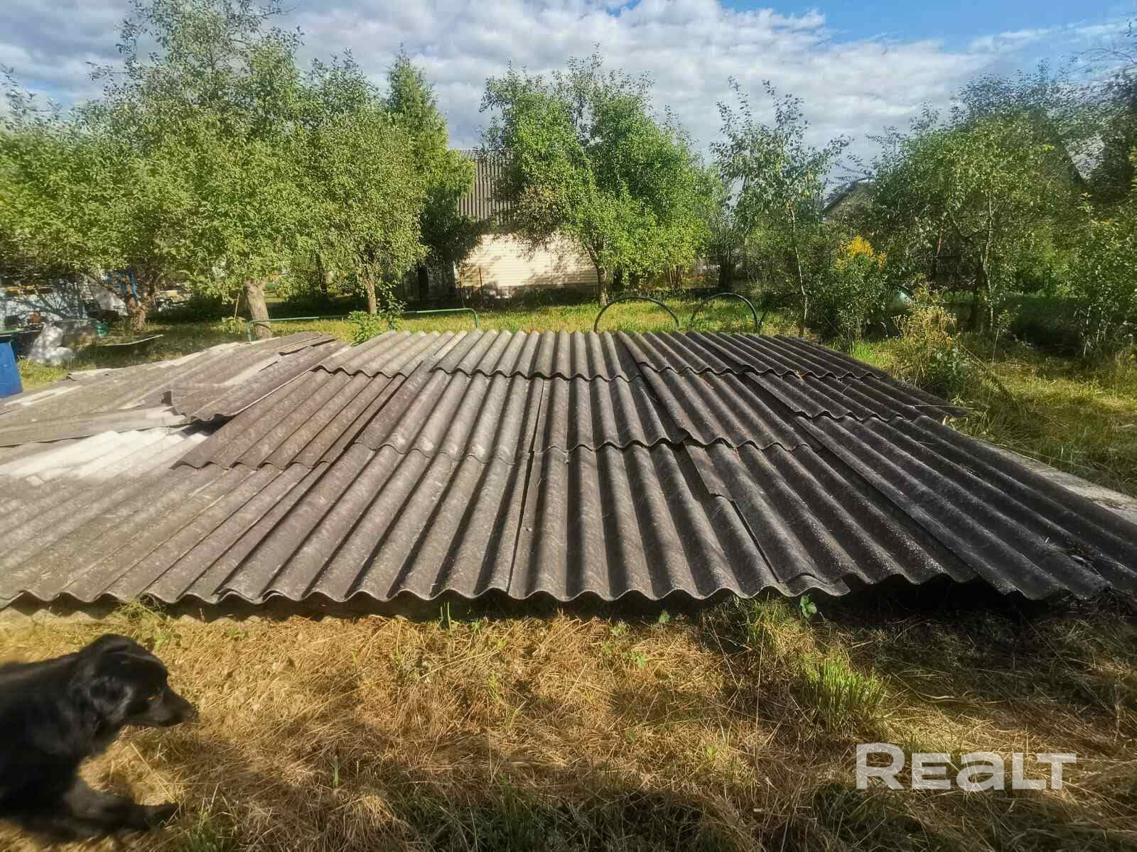 Продаёт дачный участок в садовом товариществе Здоровье - 32 с кунгом. Товарищество находится в 60 км от Минска. Рядом находится станция Блужа где идут электрички до Осипович и Тальки, 2 остановки от Марьиной Горки. До станции от товарищества 15 минут пешком. Участок огорожен сеткой рябицей, калитка с замком. На участке есть утепленный железный кунг с пристройкой. В кунге установлена печка. На участке имеется фундамент под дом примерно 5 на 6 метров. Вода сезонная. На соседней улице колодец. - Ansicht 5