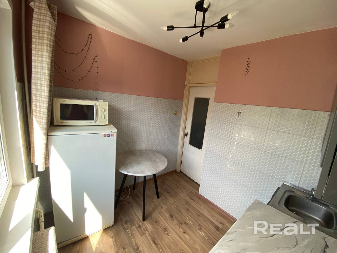 Двухкомнатная квартира после капремонта в 2021г. в тихом центре! - Widok 4