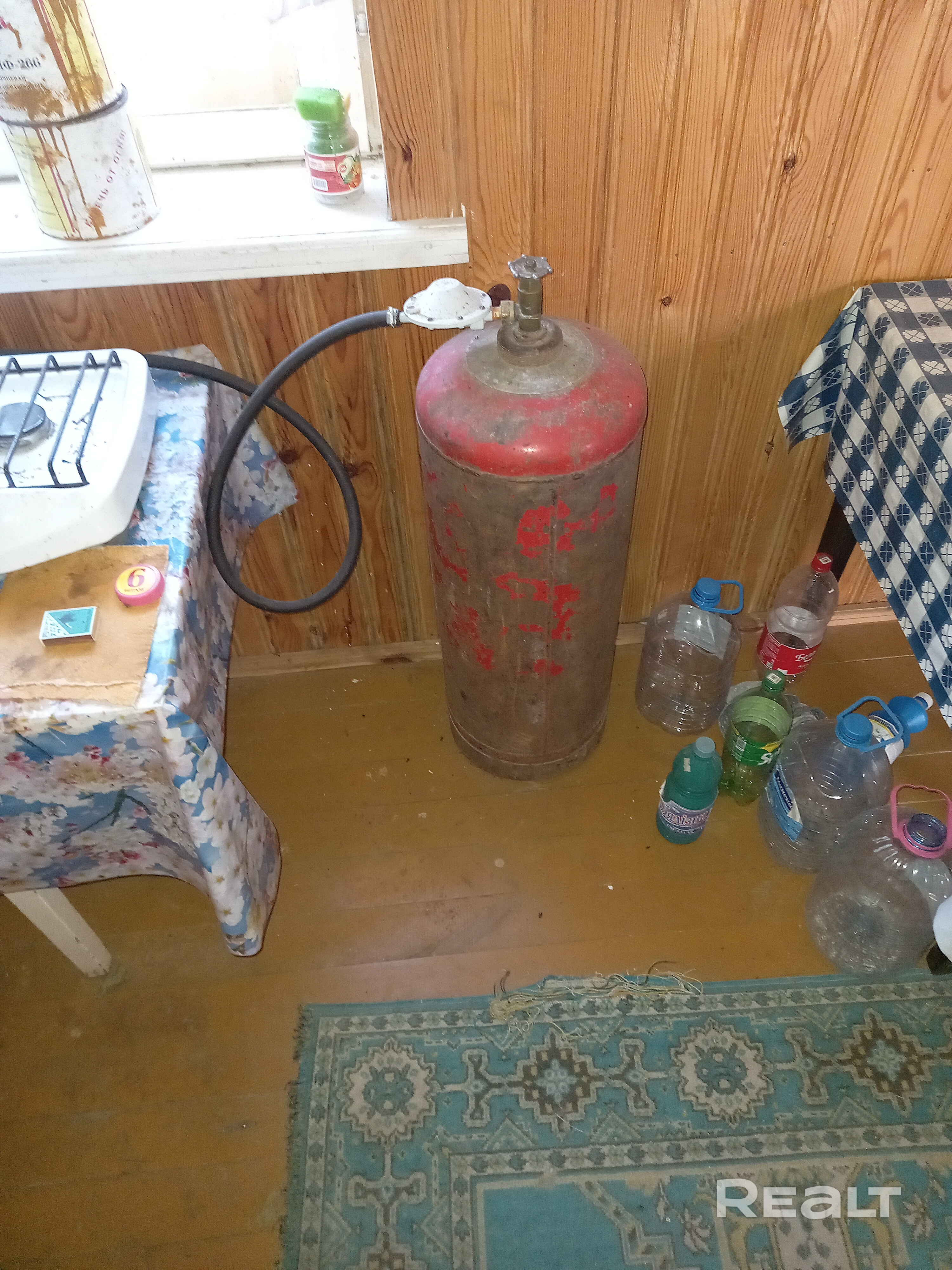 Продам дачу с/т. ДУБРАВЫ, Молодечненский р-н, Минская область, Радошковичский с/с. 2 этажа, стены силикатный блок обложенный кирпичом, комната 2 больших окна и кухня 2 окна 1 этаж, 2 этаж 2 спальни по одному окну, гараж подземный, баня, участок. Недалеко от станций ж/ Дубравы и Пролески. 5 соток. - Widok 6