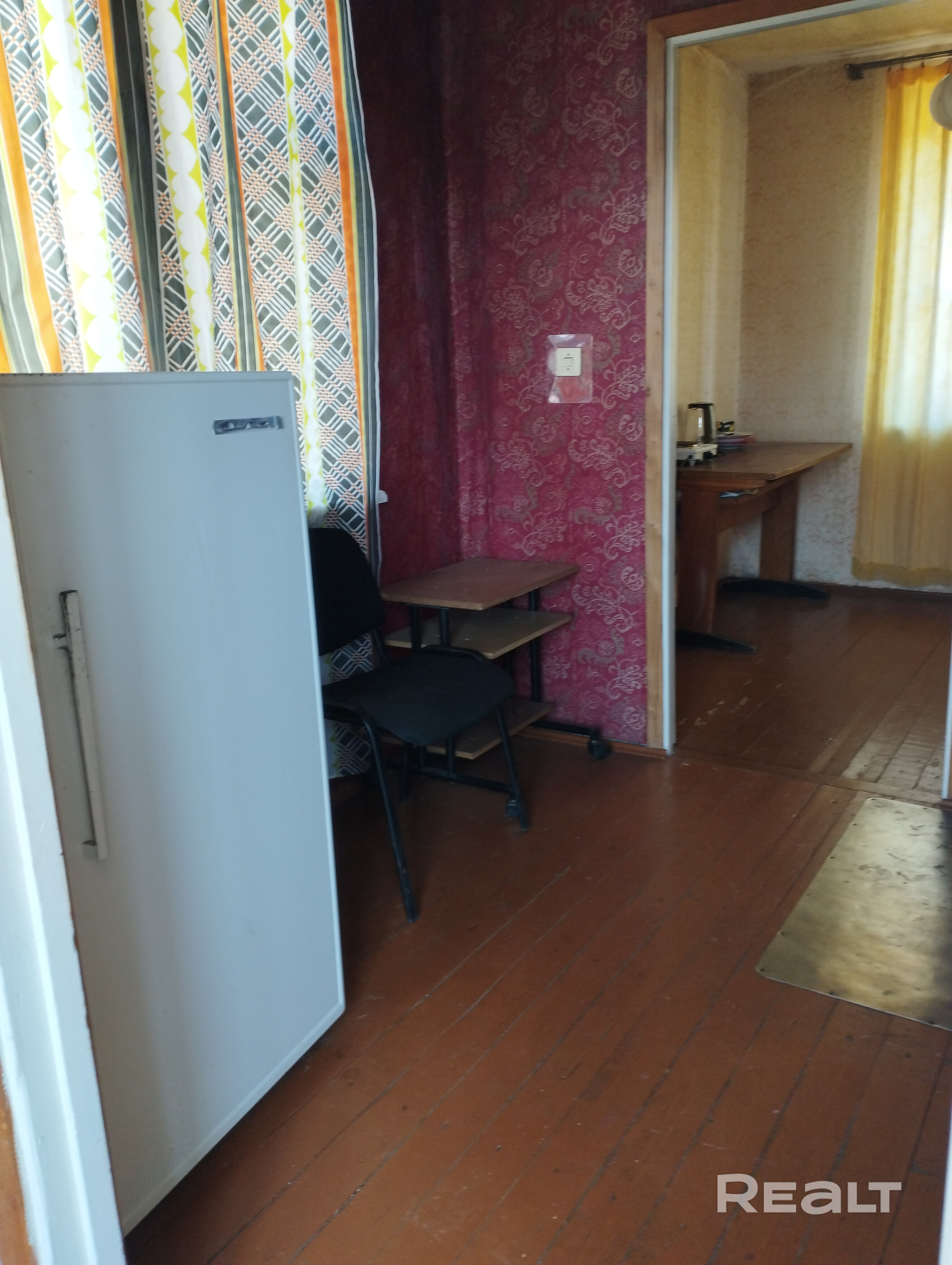 Продается дача в тихом живописном месте. ЖД ст Радошковичи. 2 этажа, погреб, полы дерево, утеплены. Второй этаж обшит вагонкой. Вода сезонная на участке. Су на улице. Асфальт до дома. - Widok 5