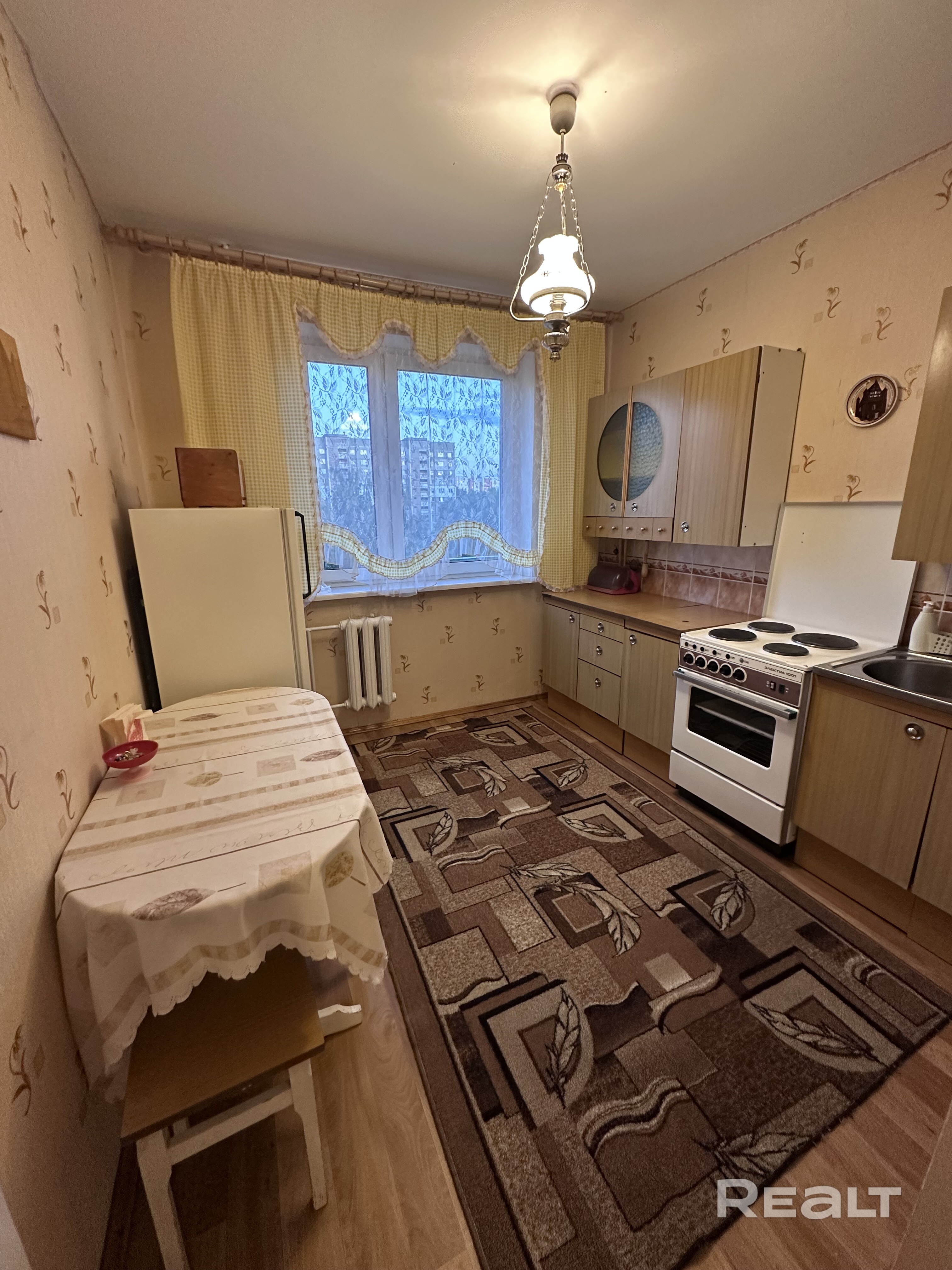 Квартира 2-комнатная пр.Рокоссовского, 12, к1, 9 подъезд. В идеальном состоянии, полная чистота, сантехника в рабочем состоянии, сантехпосуда идеальная. В шаговой доступности возле дома школы, сады, магазины, ФОЦ, велодорожки, речка. Хорошие спокойные, соседи. Долгосрочная аренда предпочтительно семье. !Не беспокоить! Не тратьте время! -агентствам, - студентам, - молодым специалистам по несколько человек, - не курящие, - только граждане РБ. Квартплата ваша. Прописан 1 человек. Договор. - Bild 4