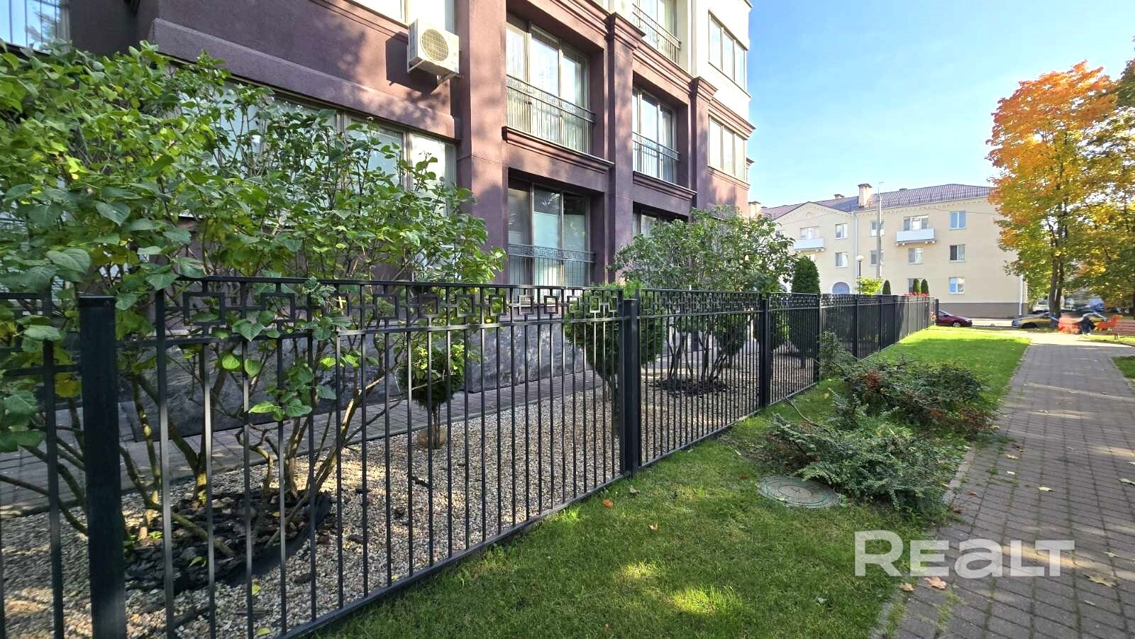 Продаётся элитная квартира в тихом центре столицы, площадь по СМБ 59,5 м2. - изображение №7