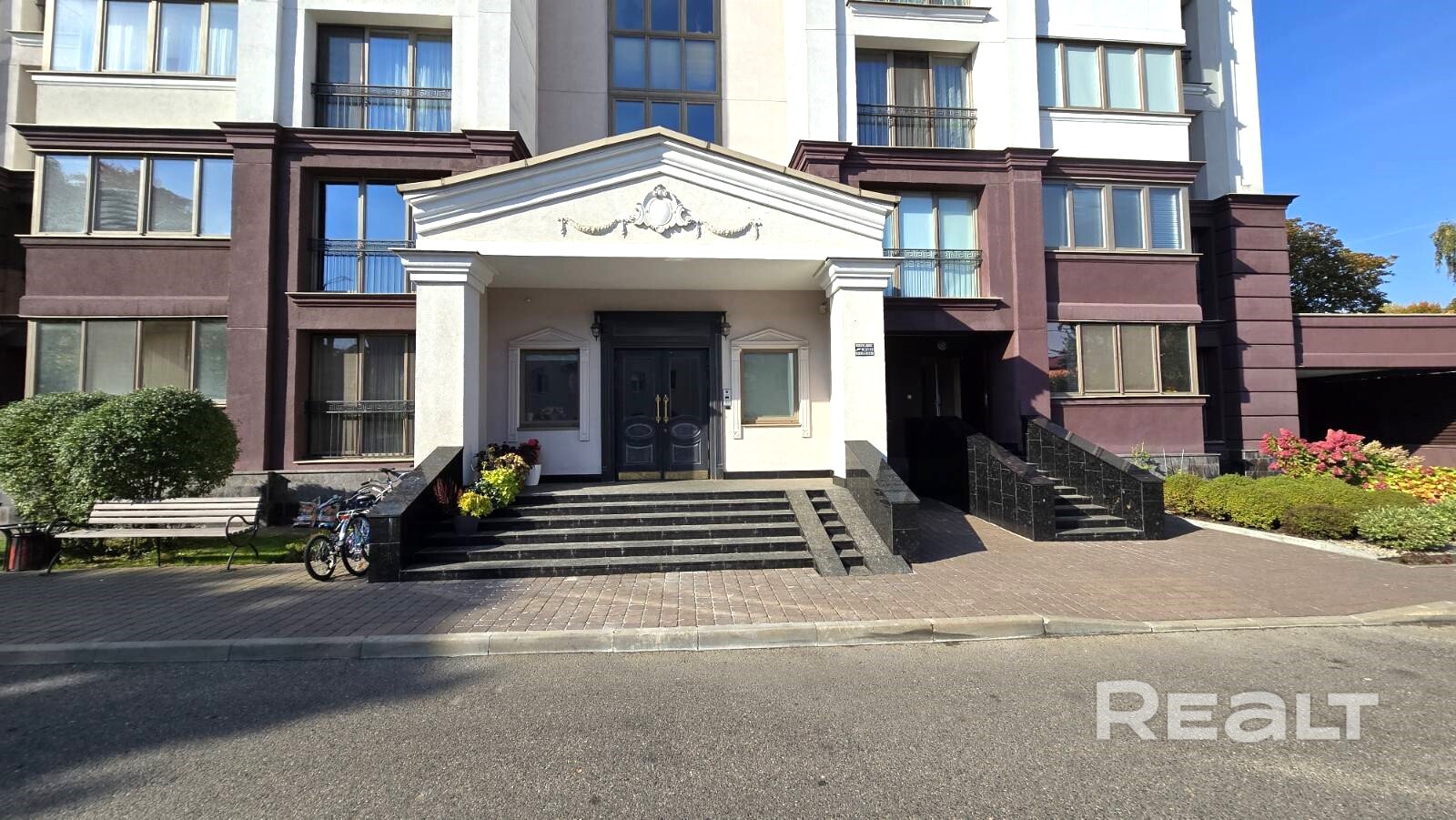 Продаётся элитная квартира в тихом центре столицы, площадь по СМБ 59,5 м2. - изображение №3