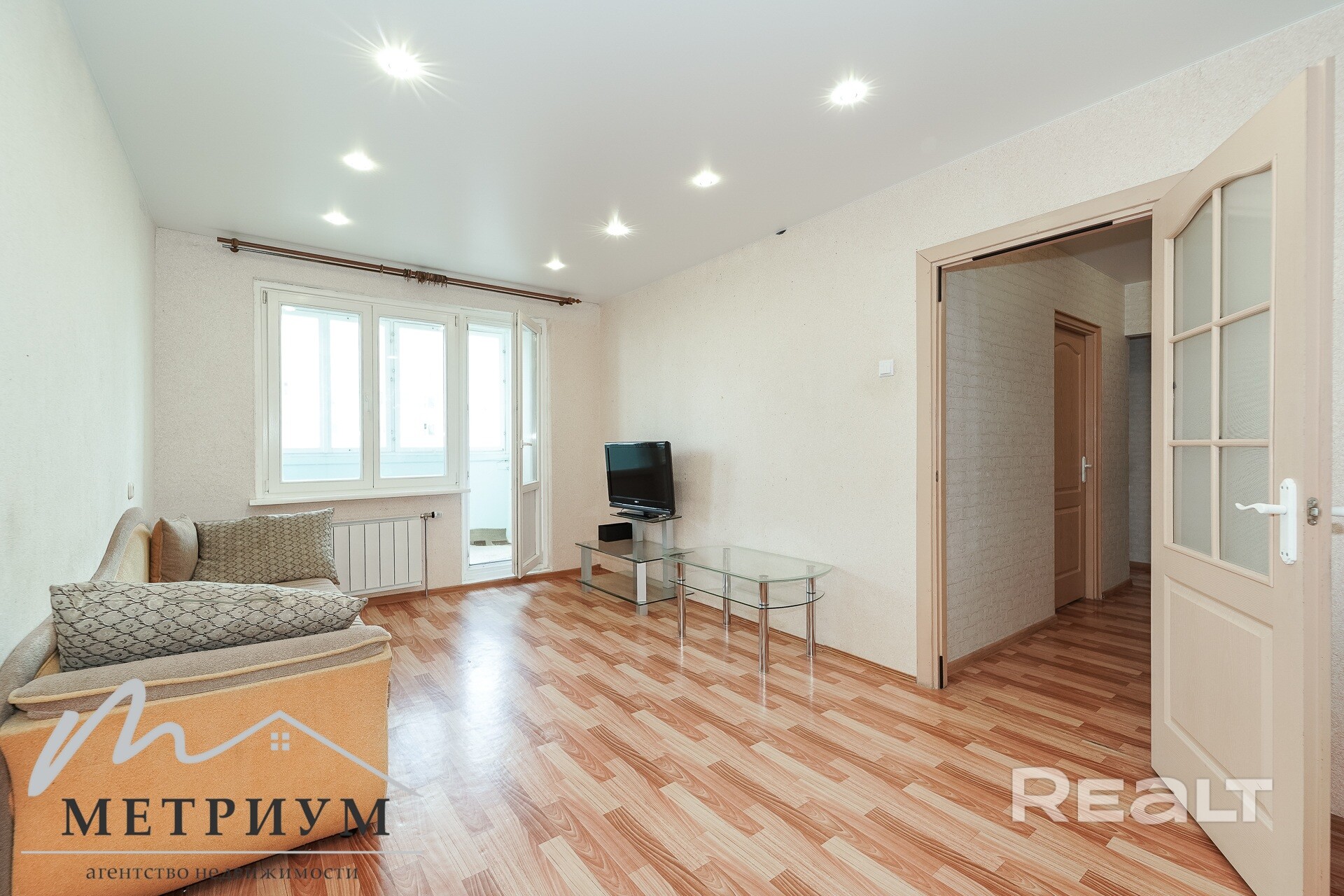 Продается 2-комнатная квартира 61,5м2 ул.Кунцевщина 33, метро Каменная горка - Więcej