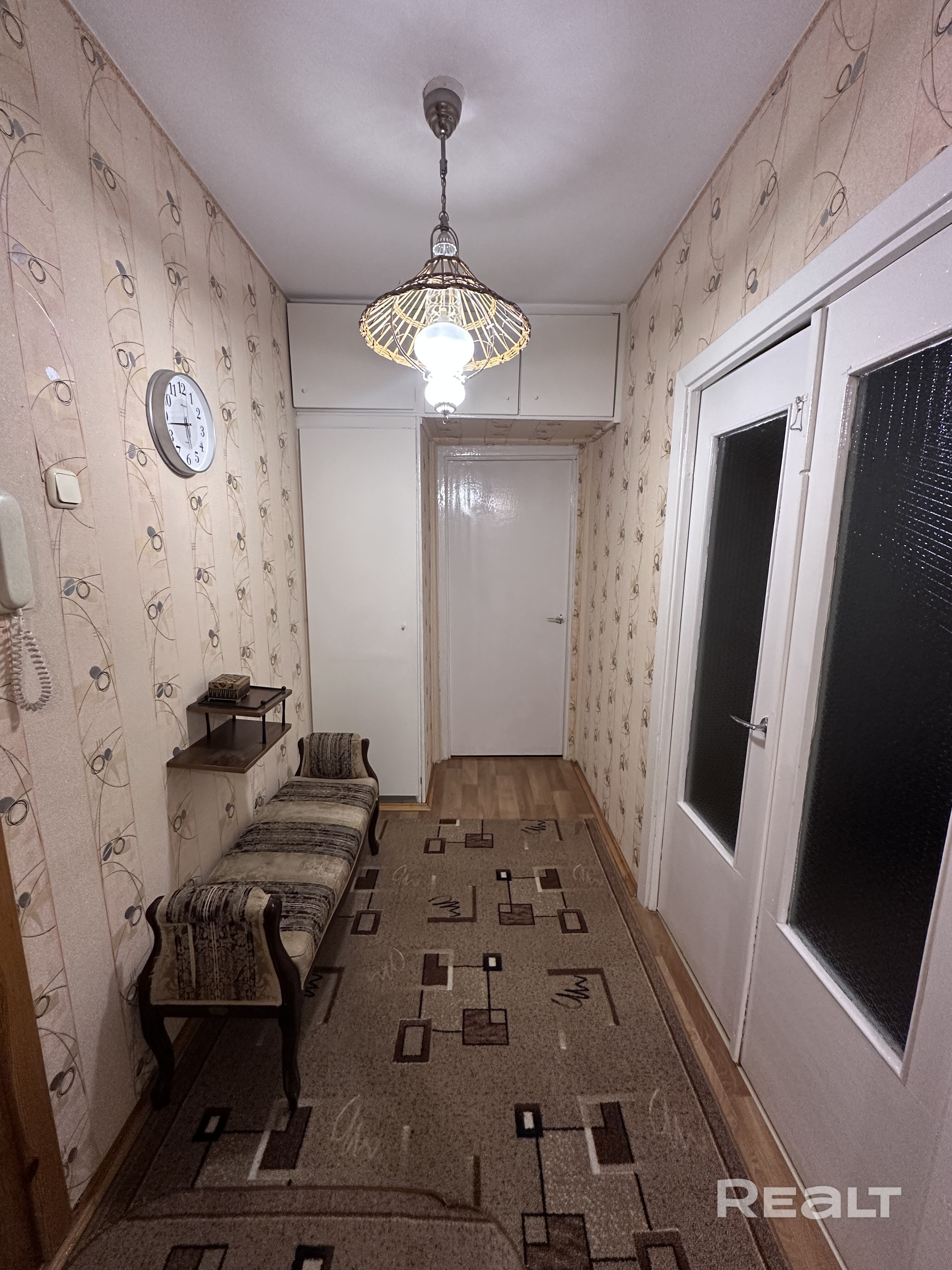 Квартира 2-комнатная пр.Рокоссовского, 12, к1, 9 подъезд. В идеальном состоянии, полная чистота, сантехника в рабочем состоянии, сантехпосуда идеальная. В шаговой доступности возле дома школы, сады, магазины, ФОЦ, велодорожки, речка. Хорошие спокойные, соседи. Долгосрочная аренда предпочтительно семье. !Не беспокоить! Не тратьте время! -агентствам, - студентам, - молодым специалистам по несколько человек, - не курящие, - только граждане РБ. Квартплата ваша. Прописан 1 человек. Договор. - Fler