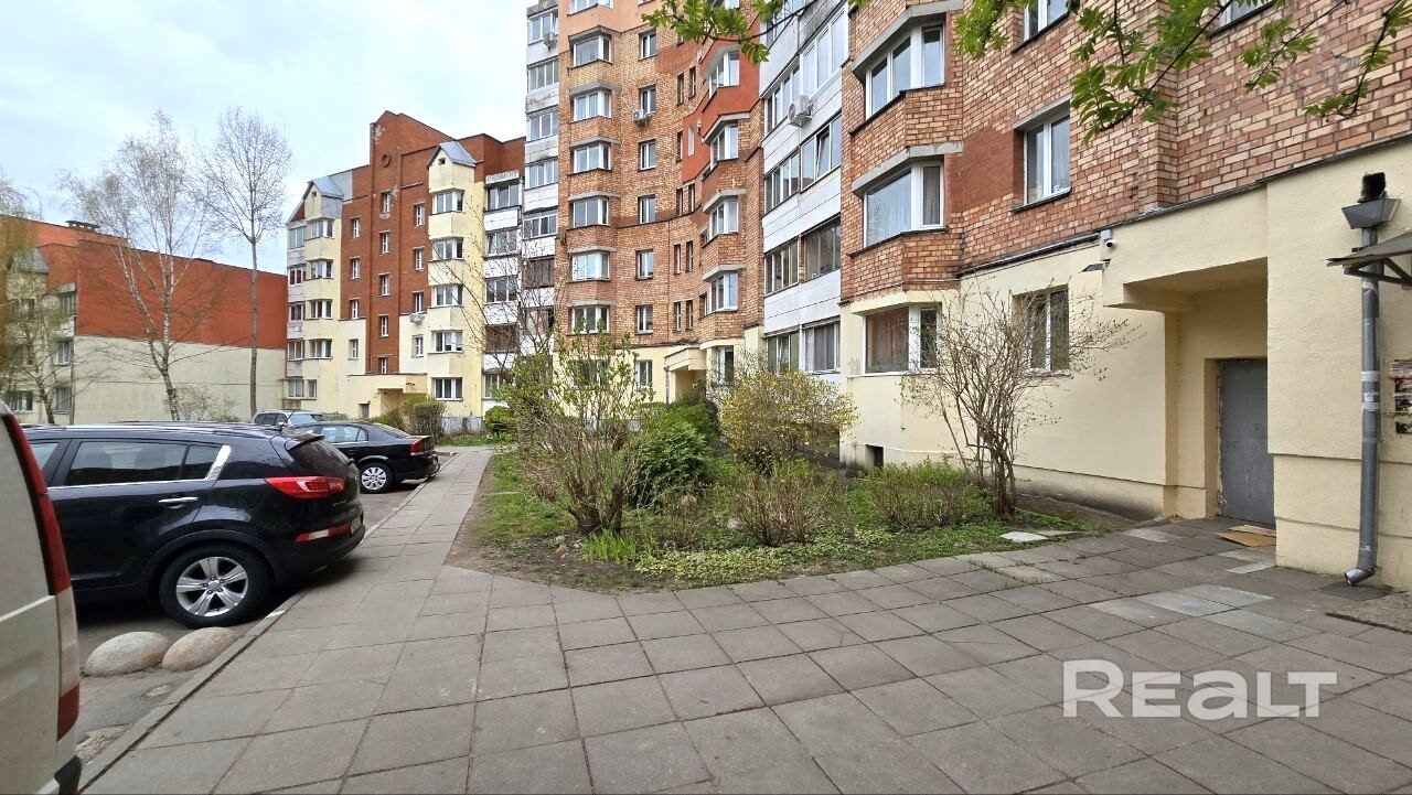 Продаётся уникальный объект в полуцокольном этаже жилого дома ул. Городецкая 32. - Aanzicht 3