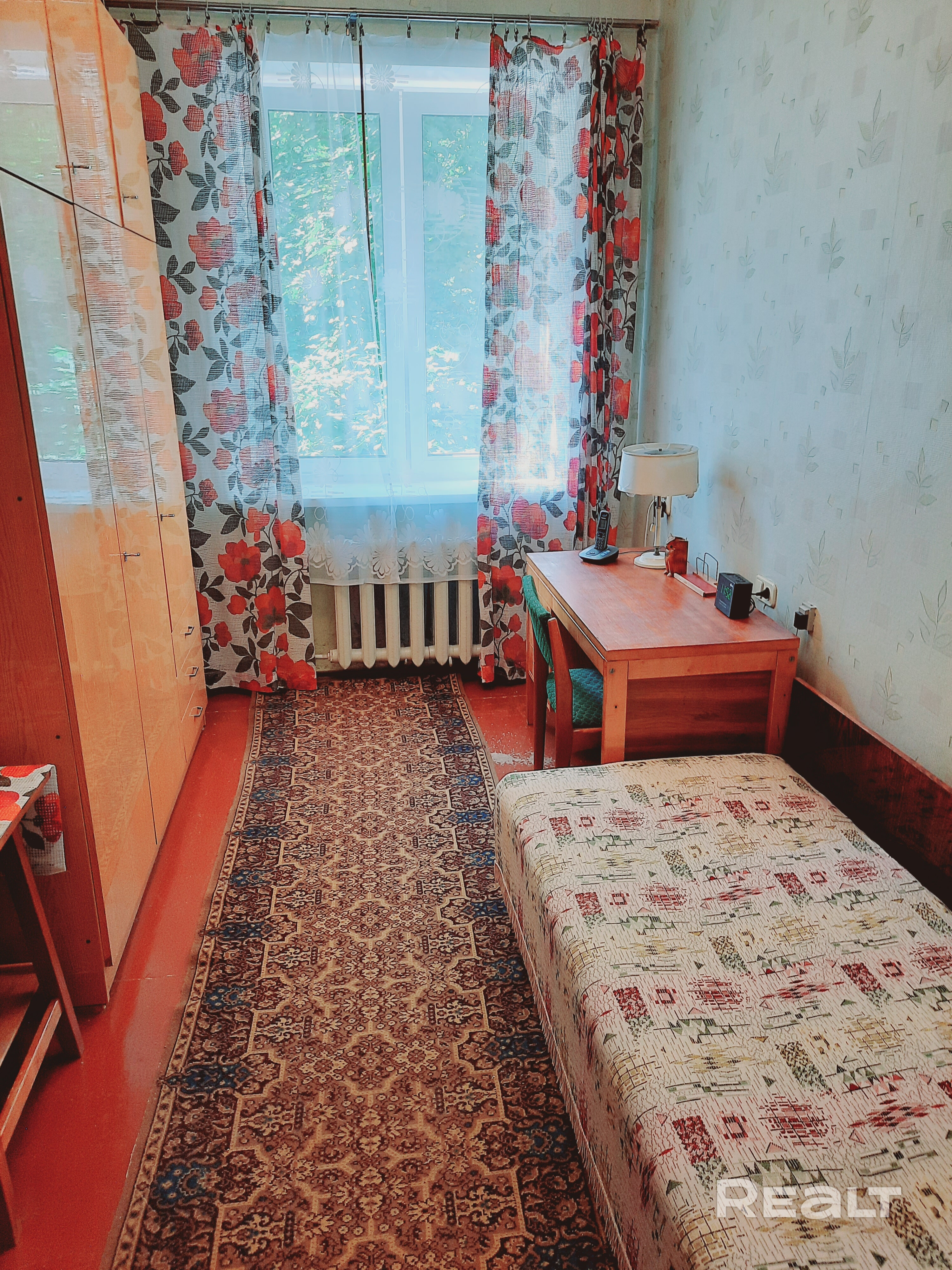 3х комнатная квартира, комнаты раздельные, 2 балкона, высокие потолки. 2й этаж 4х этажного дома. – pohled 6