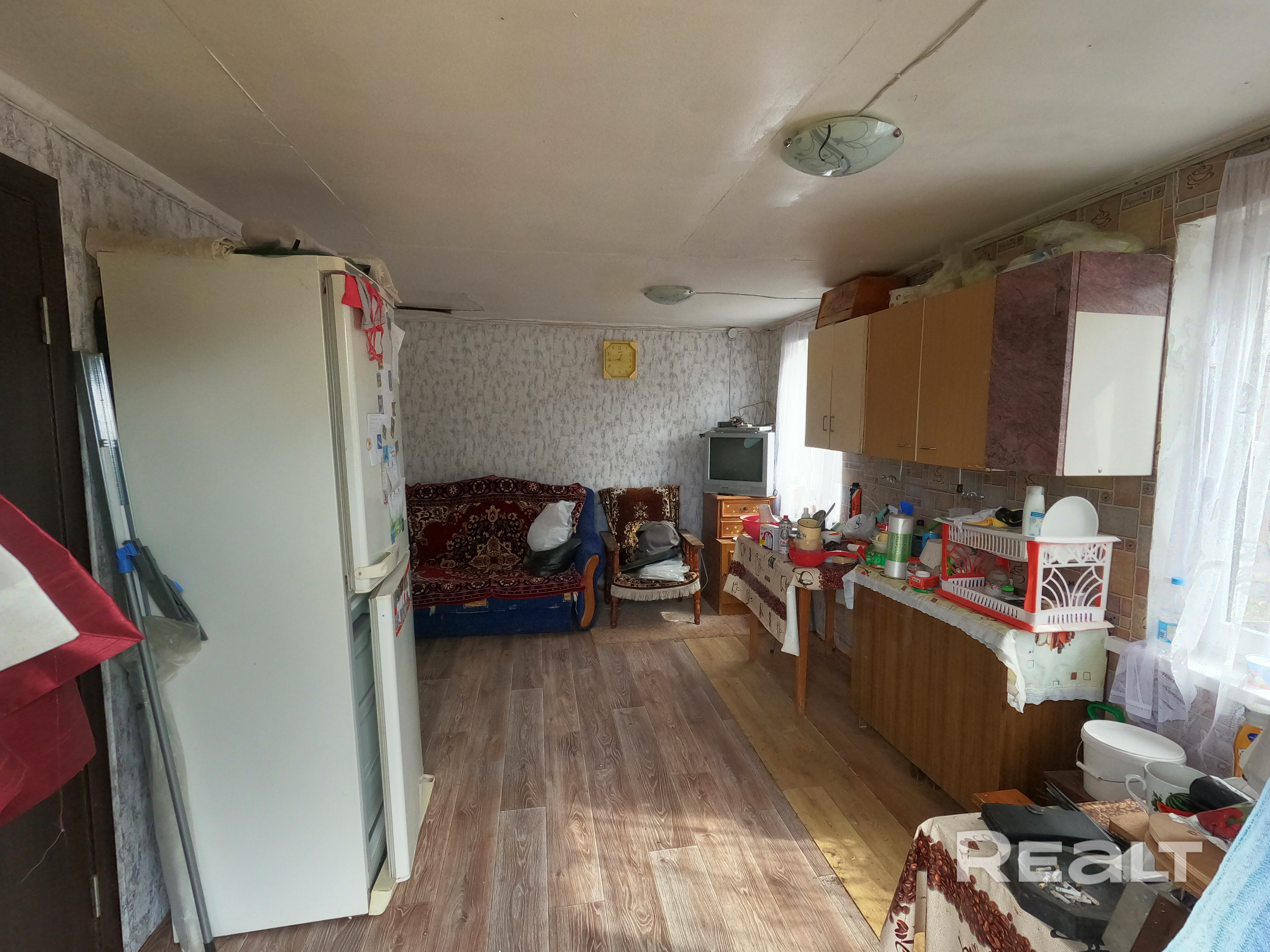 Хочешь сбежать от городской суеты, дышать чистым воздухом и просыпаться под пение птиц, не уезжая далеко от столицы? Тогда это предложение для тебя! Дача для отдыха и жизни в тишине природы — готовый вариант по разумной цене Продаётся уютный дачный участок с домом в садовом товариществе 📍 СТ Содружество-1 (Блужский сельсовет) Координаты: 53.400439, 28.222786 - Ansicht 4