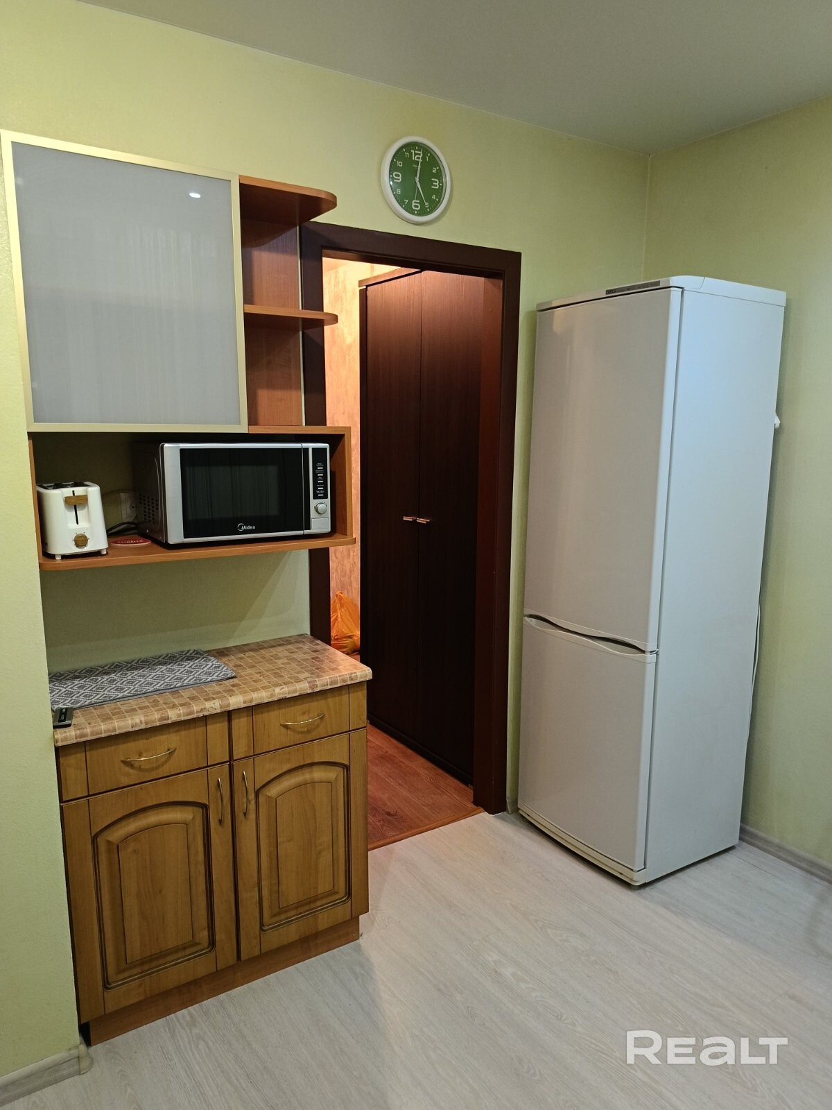  29.9 м2