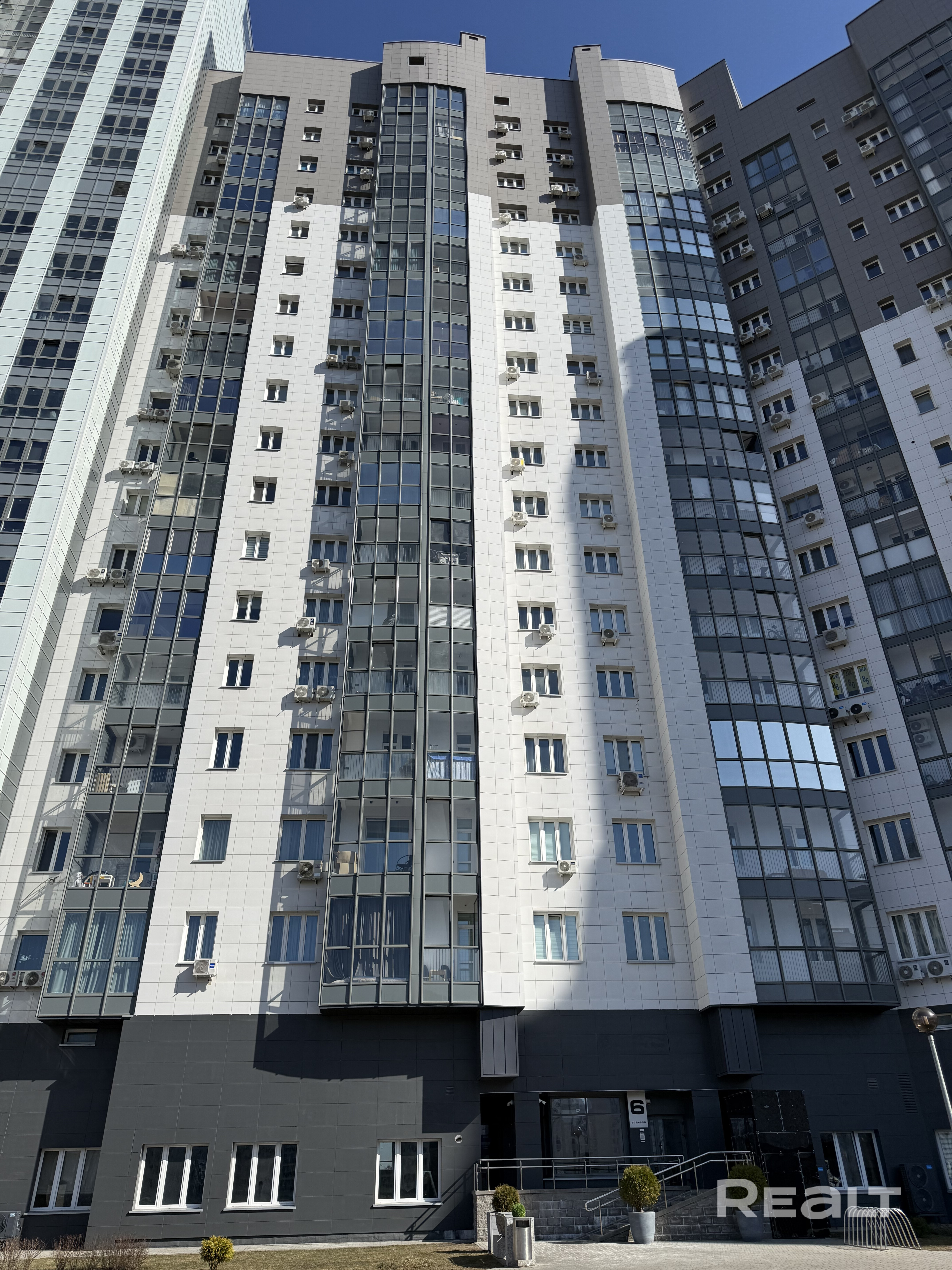 Собственник, куплена за наличный. Машина место в паркинге ВХОДИТ в стоимость. - Ansicht 3