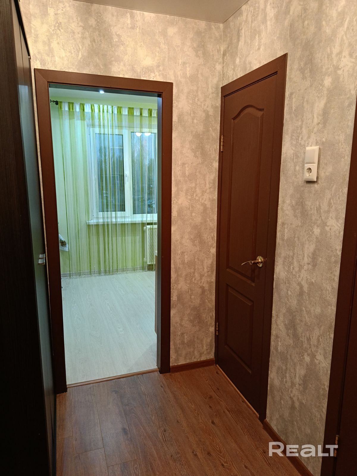  29.9 м2