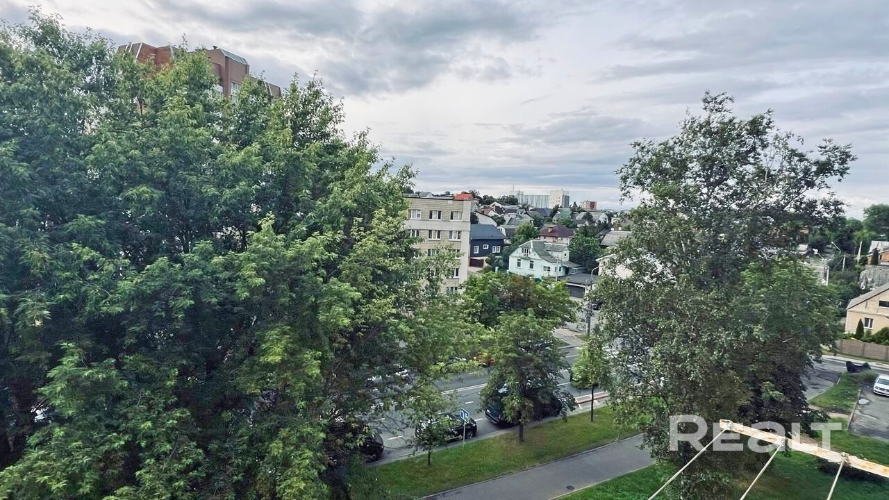 Продается двухкомнатная квартира недалеко от метро. - Więcej