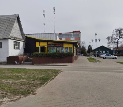 Аренда помещения под торговую точку в центре города с хорошим подъездом и большой автомобильной парковкой. В шаговой доступности от центральной улицы Первомайская. Площадь 78 м. кв. 43 BYN (с НДС)
