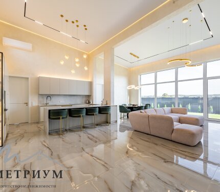 Современный полностью готовый дом с дизайнерским ремонтом в д.Будённого